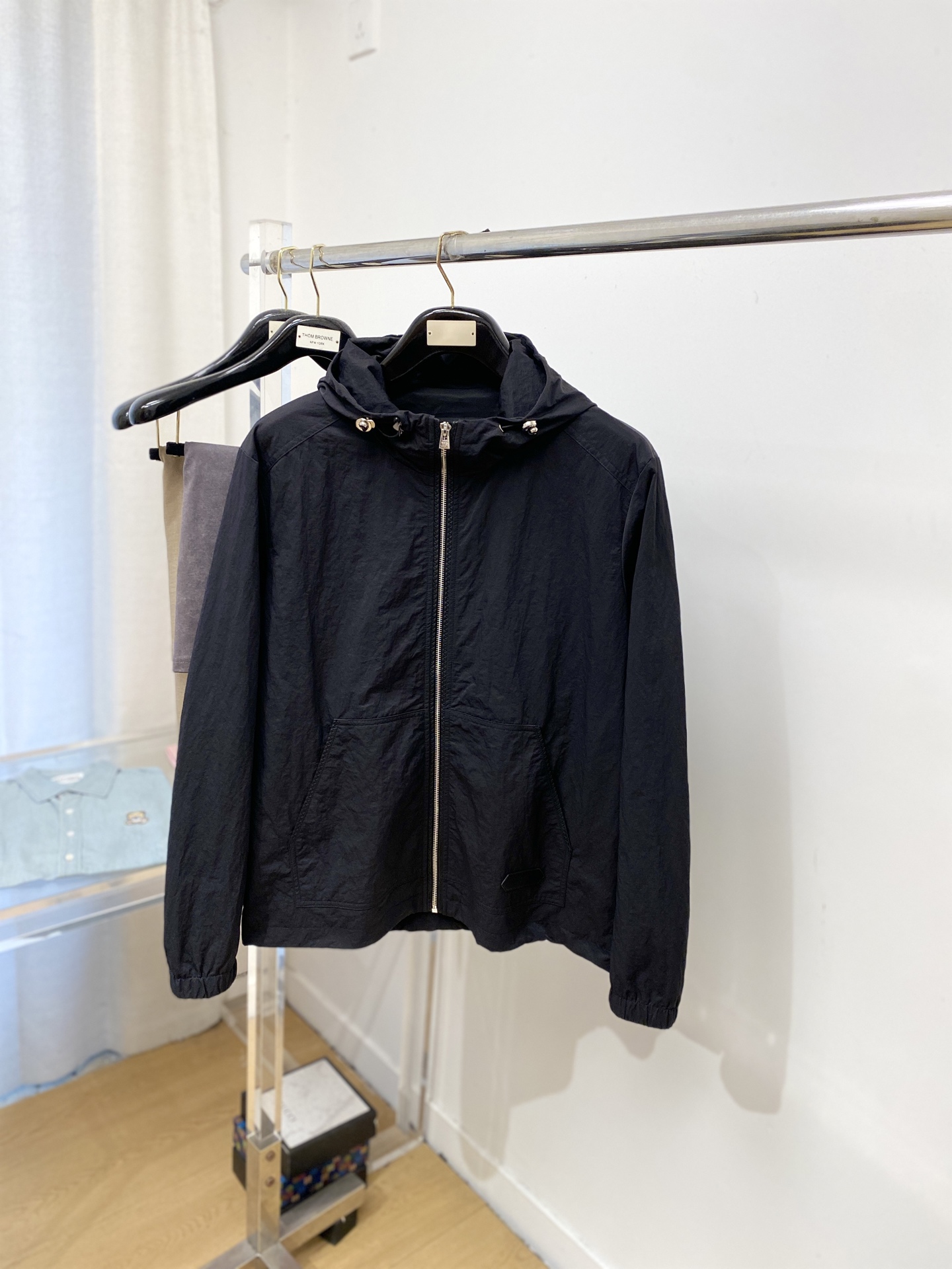 NO:627294,TF, 2025 new jacket, fashionable and handsome, simple and versatile, embroidered letter logo on the bottom, customized original fabric, not only crisp and trendy silhouette, but also comfortable to wear, more delicate yarn weaving, size M-3XL,, tom ford, jackets & coats, jackets & coats, alexander wang19860909TF、2025新品夹克外套,时尚帅气,简约百搭款,衣下刺绣装饰字母logo,定制原版面料,不仅挺括,保持潮流的廓形,又穿着舒适,纱织更细腻,码数M-3XL,,tom ford,jackets & coats,jackets & coats,alexander wang,Men's clothing