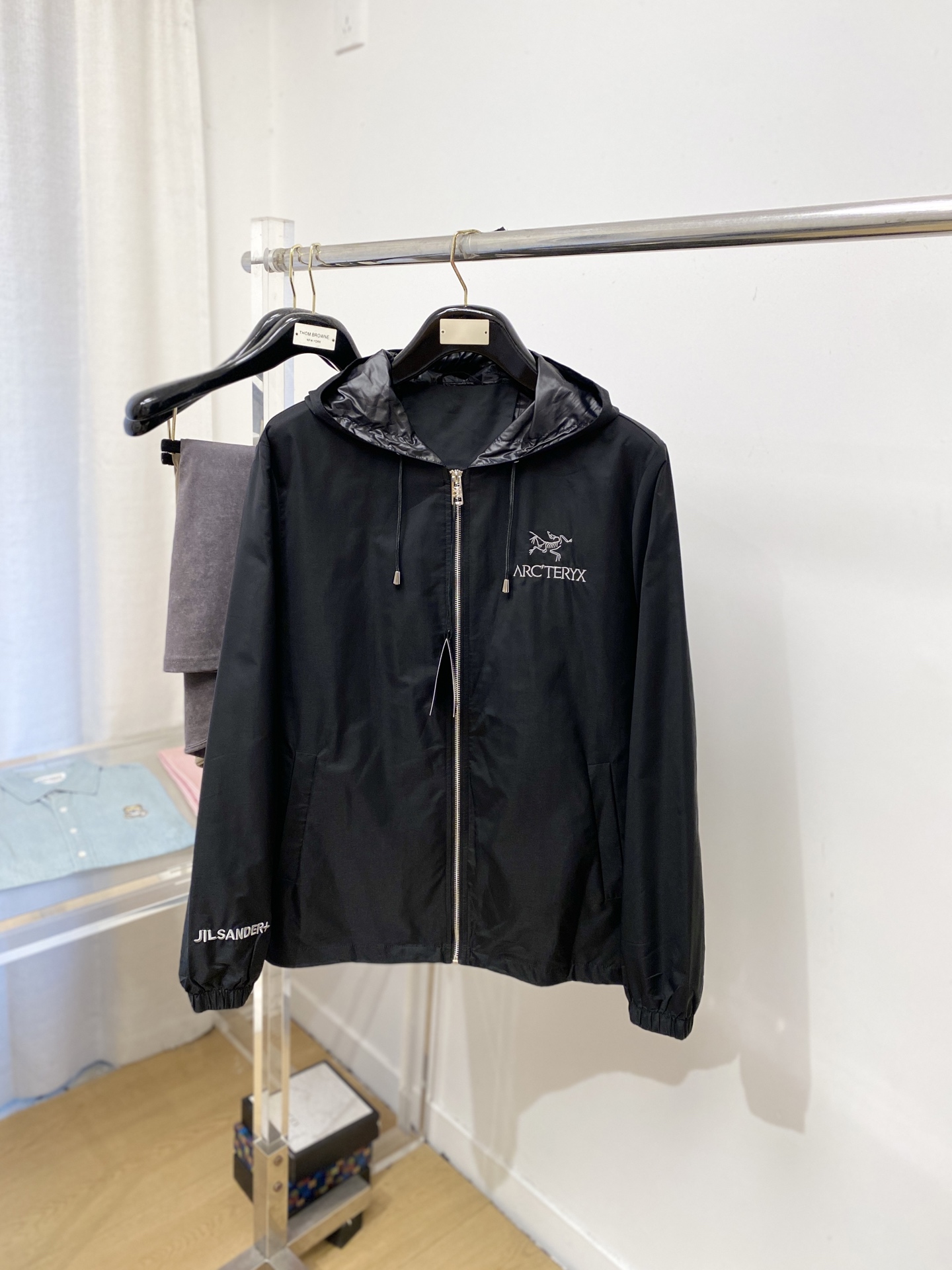 NO:644029,Arc'teryx, 2025 new jacket, fashionable and handsome, simple and versatile, exquisite embroidery pattern letter logo on the chest, customized original fabric, not only stiff and maintain the trendy silhouette, but also comfortable to wear, the yarn is more delicate, size M-3XL, arc'teryx, jackets & coats, jackets & coats, alexander wang19860909始祖鸟、2025新品夹克外套,时尚帅气,简约百搭款,胸前精致刺绣图案字母logo,定制原版面料,不仅挺括,保持潮流的廓形,又穿着舒适,纱织更细腻,码数M-3XL,arc'teryx,jackets & coats,jackets & coats,alexander wang,Men's clothing