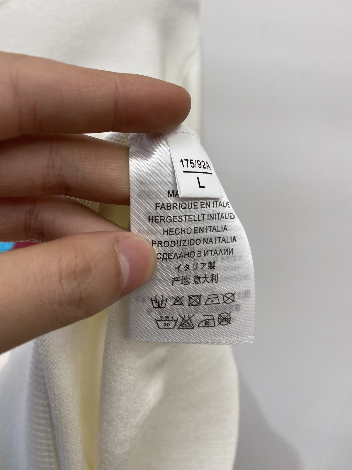 古奇、2025新品羊毛衣 具有手感细腻柔软，可直接与肌肤接触，让暖心的纱线变化出细腻的质感，顶级工艺极具