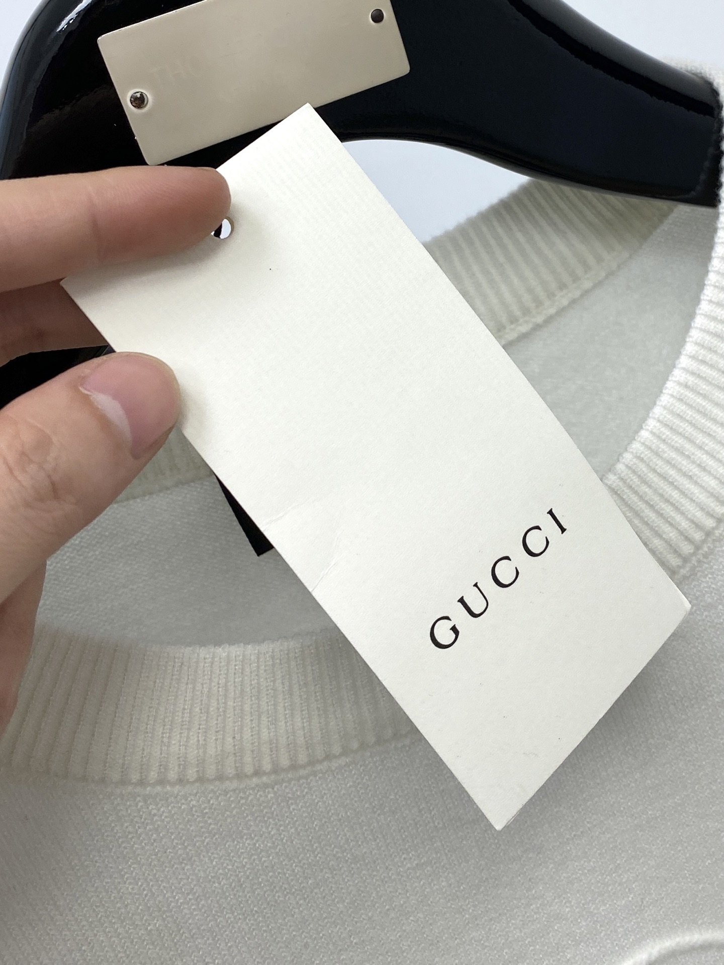 古奇、2025新品羊毛衣 具有手感细腻柔软，可直接与肌肤接触，让暖心的纱线变化出细腻的质感，顶级工艺极具