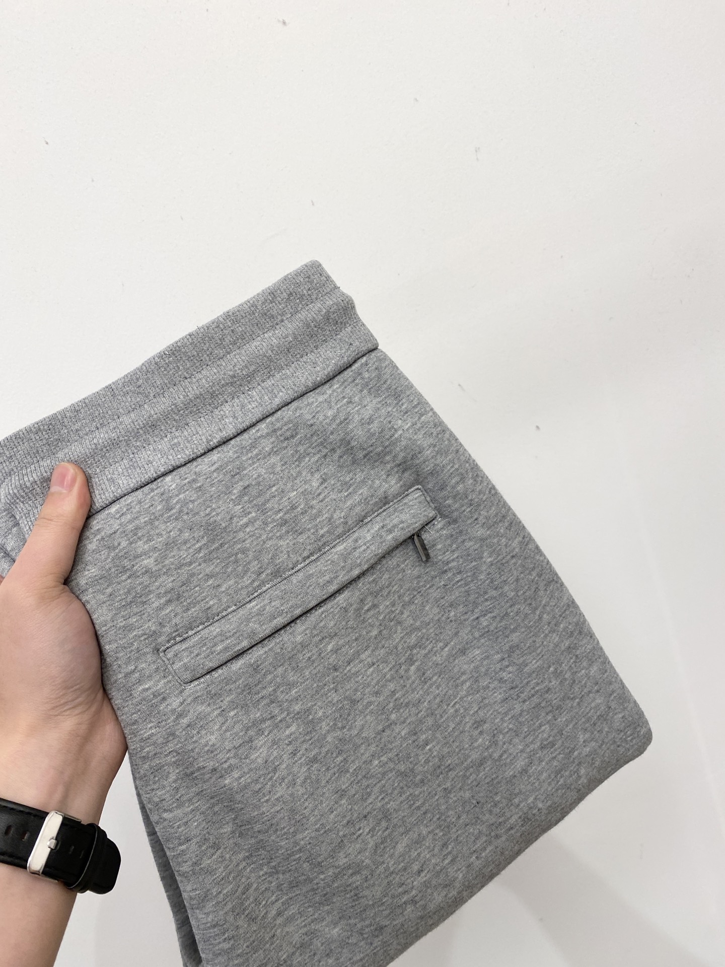 NO:644035,Canada Goose, 2025 hot-selling velvet casual pants, high elasticity, slimming, simple and versatile, hot style, fine workmanship, every stitch can be seen attentive, favorite of many celebrities and Internet celebrities, elongating body proportions!  Slightly elastic ^_^Comfortable fabric Details Body size M-3XL,,alexander wang19860909加拿大鹅、2025爆款加绒休闲裤 高弹显瘦必爆简约百搭爆款,做工精细,每一针都看得到用心,超多明星网红最爱 拉长身材比例哦！微弹 ^_^舒适面料 细节体码数M-3XL,,alexander wang,Men's clothing