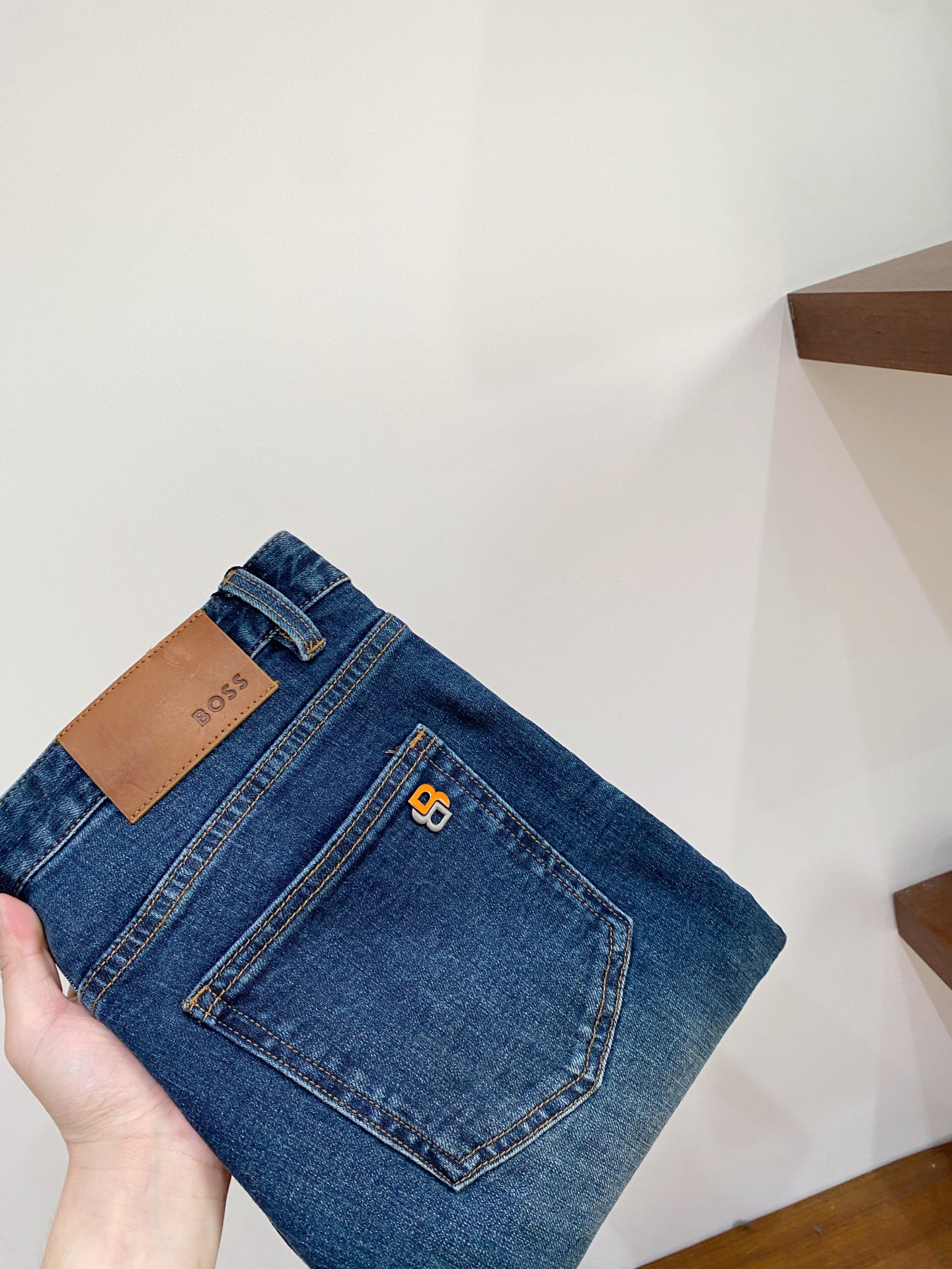 NO:692487,BOSS, 2025 latest products, available at counters at the same time, original goods, washed casual jeans, imported original washed stretch fabrics, comfortable and elastic, original hardware accessories decorated with logo, super correct version, extremely high grade, counter quality, fashionable and stylish upper body, size 29-36, buy now,,jeans,19860909BOSS、 2025最新品,专柜同步有售,原单狠货,水洗休闲牛仔裤,进口原版水洗弹力面料,舒适有弹性,原版五金辅料装饰logo,版型超正,档次极高,专柜品质,上身时尚有型,码数29-36 立即抢购,,jeans,,Men's clothing