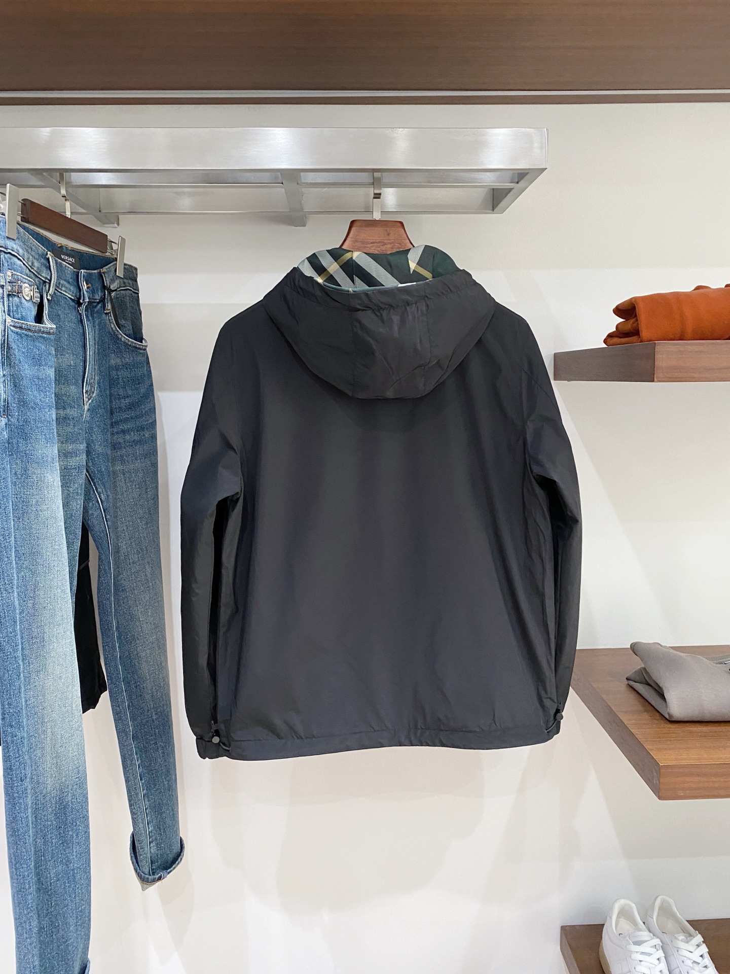 巴宝莉、2025新品双面穿夹克外套，时尚帅气，简约百搭款，经典巴宝莉格纹logo，定制原版面料，不仅挺括