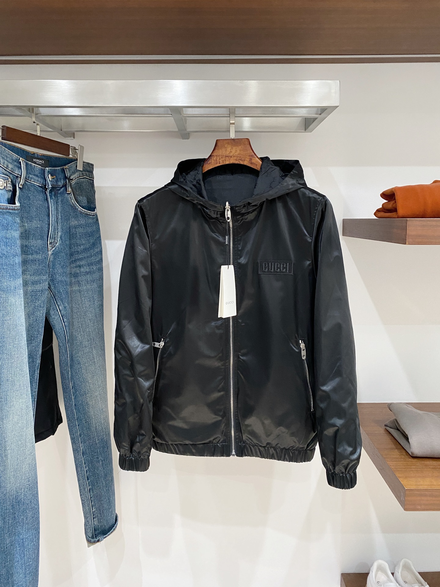 古奇、2025新品双面穿夹克外套，时尚帅气，简约百搭款，胸前精致刺绣字母logo，定制原版面料，不仅挺括