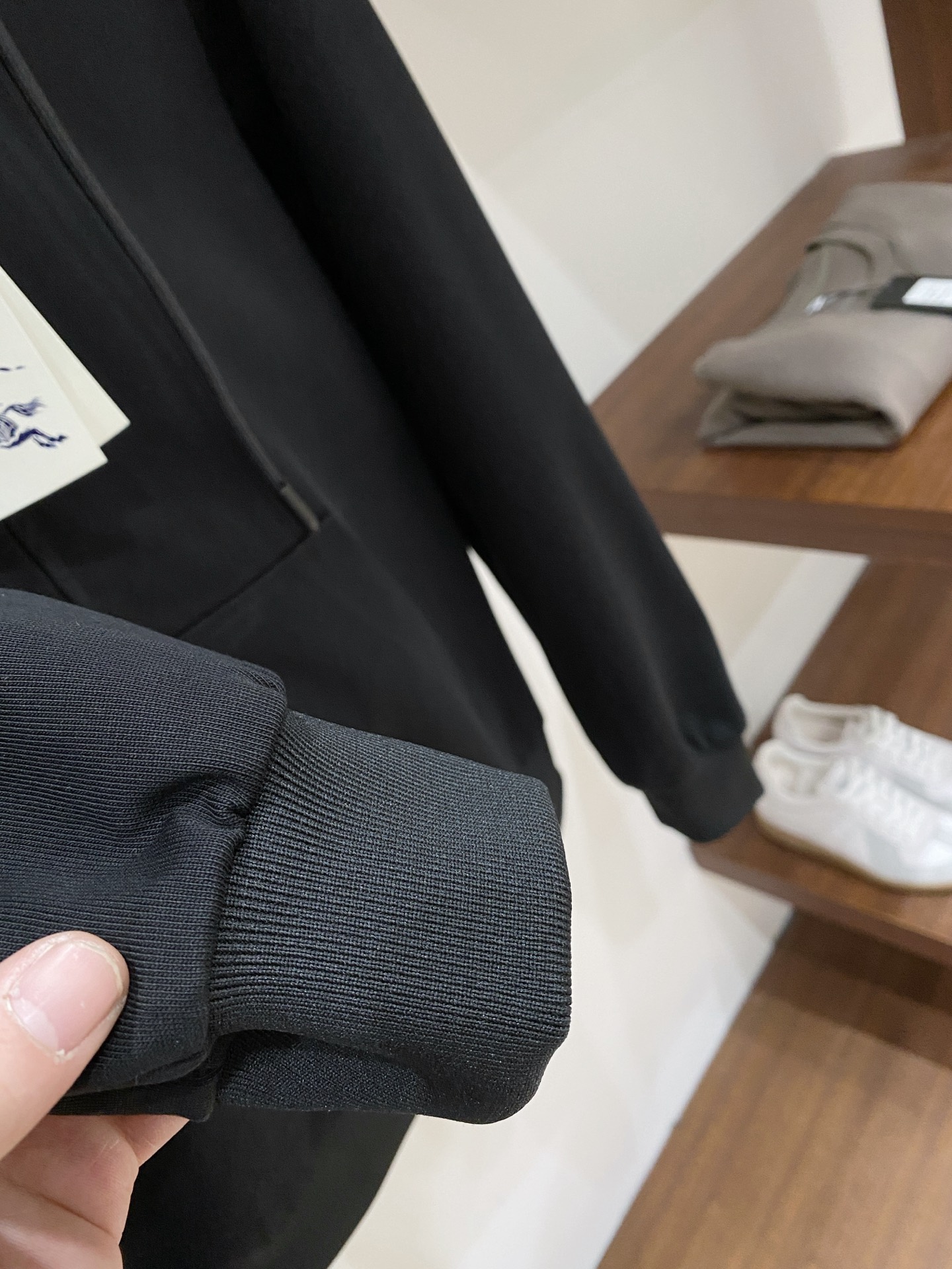 巴宝莉、2025新品卫衣外套，时尚帅气，简约百搭款，胸前精致刺绣图案logo，定制原版面料，不仅挺括，保