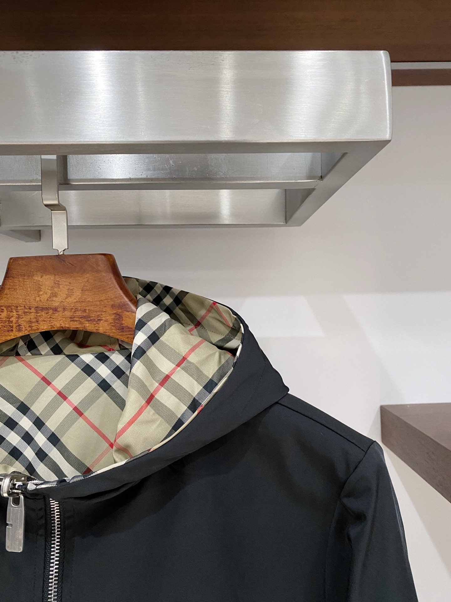 巴宝莉、2025新品双面穿夹克外套，时尚帅气，简约百搭款，经典巴宝莉格纹logo，定制原版面料，不仅挺括