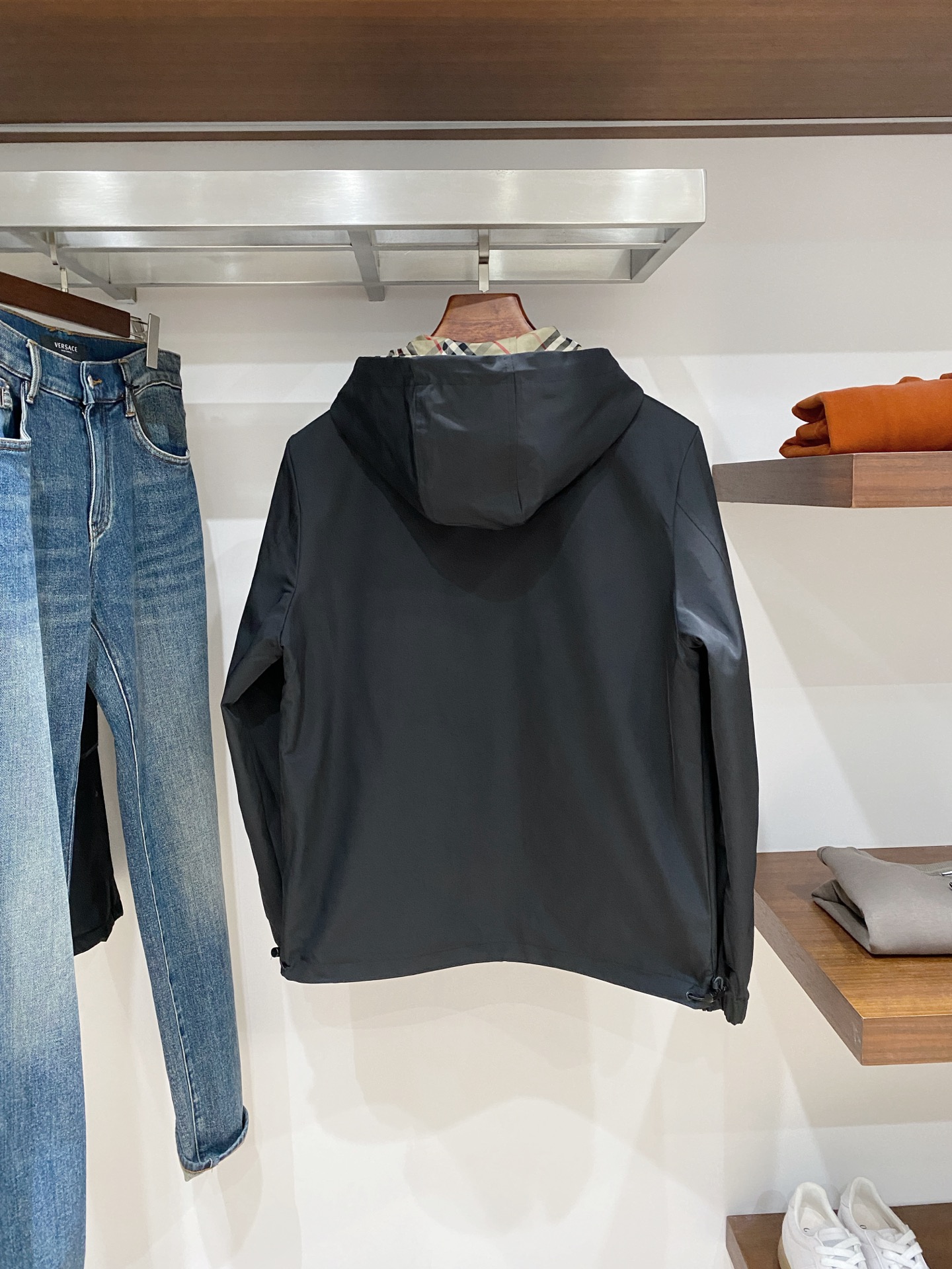 巴宝莉、2025新品双面穿夹克外套，时尚帅气，简约百搭款，经典巴宝莉格纹logo，定制原版面料，不仅挺括