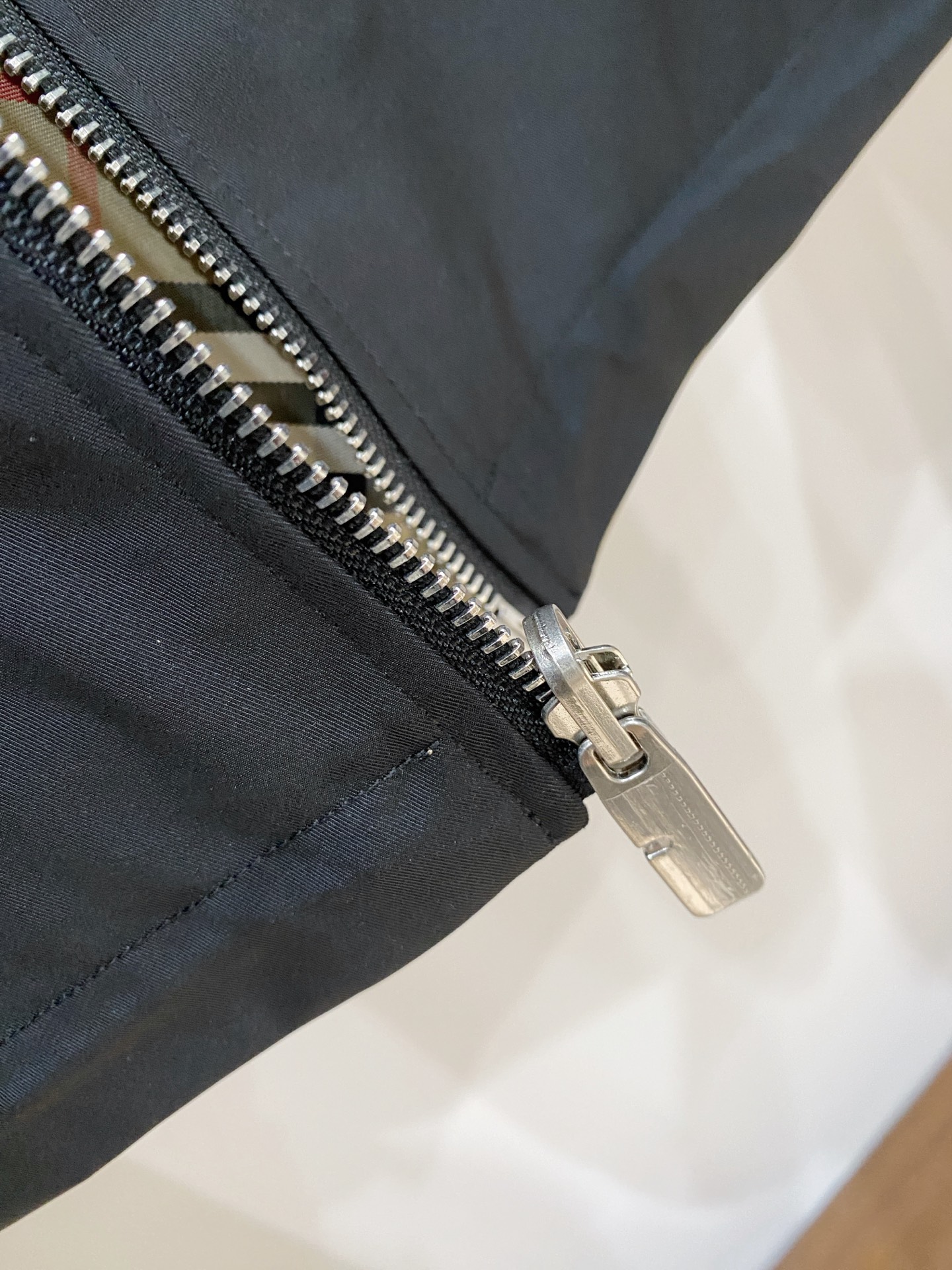 巴宝莉、2025新品双面穿夹克外套，时尚帅气，简约百搭款，经典巴宝莉格纹logo，定制原版面料，不仅挺括