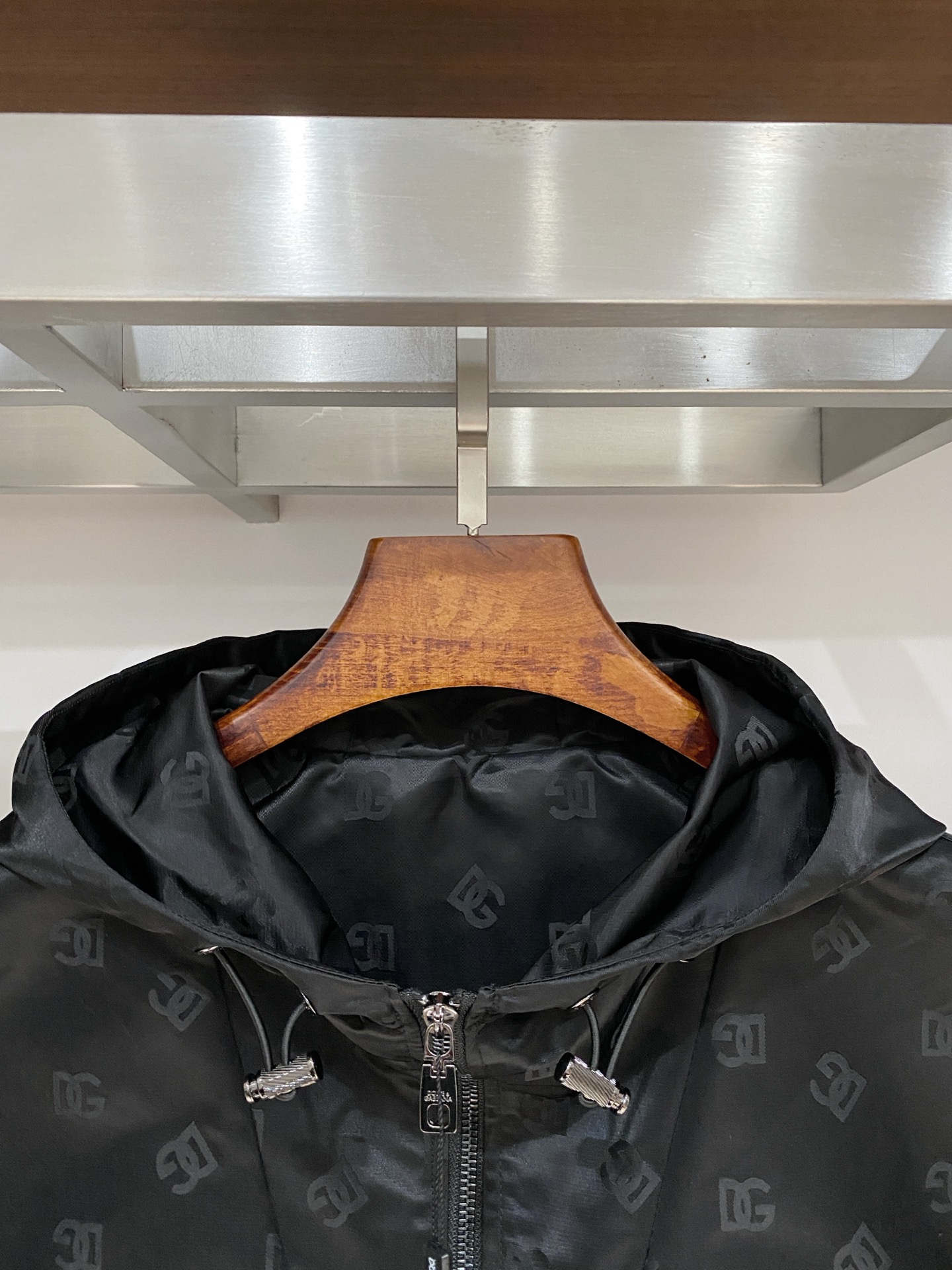 DG、2025新品夹克外套，时尚帅气，简约百搭款，顶级数码定位定织字母logo，定制原版面料，不仅挺括，