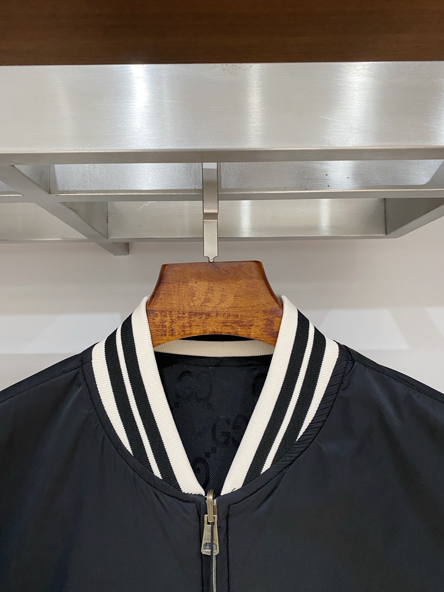 古奇、2025新品双面穿夹克外套，时尚帅气，简约百搭款，原版五金辅料logo，定制原版面料，不仅挺括，保