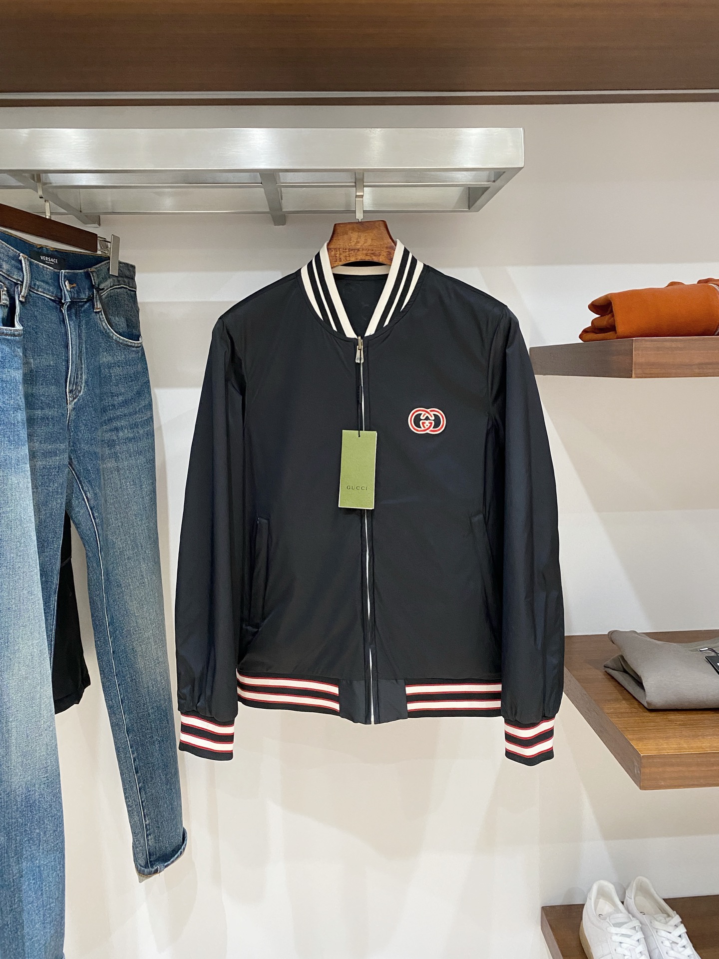 古奇、2025新品双面穿夹克外套，时尚帅气，简约百搭款，原版五金辅料logo，定制原版面料，不仅挺括，保