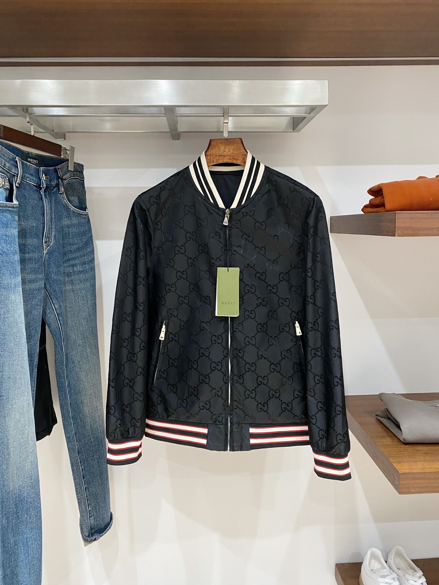 古奇、2025新品双面穿夹克外套，时尚帅气，简约百搭款，原版五金辅料logo，定制原版面料，不仅挺括，保