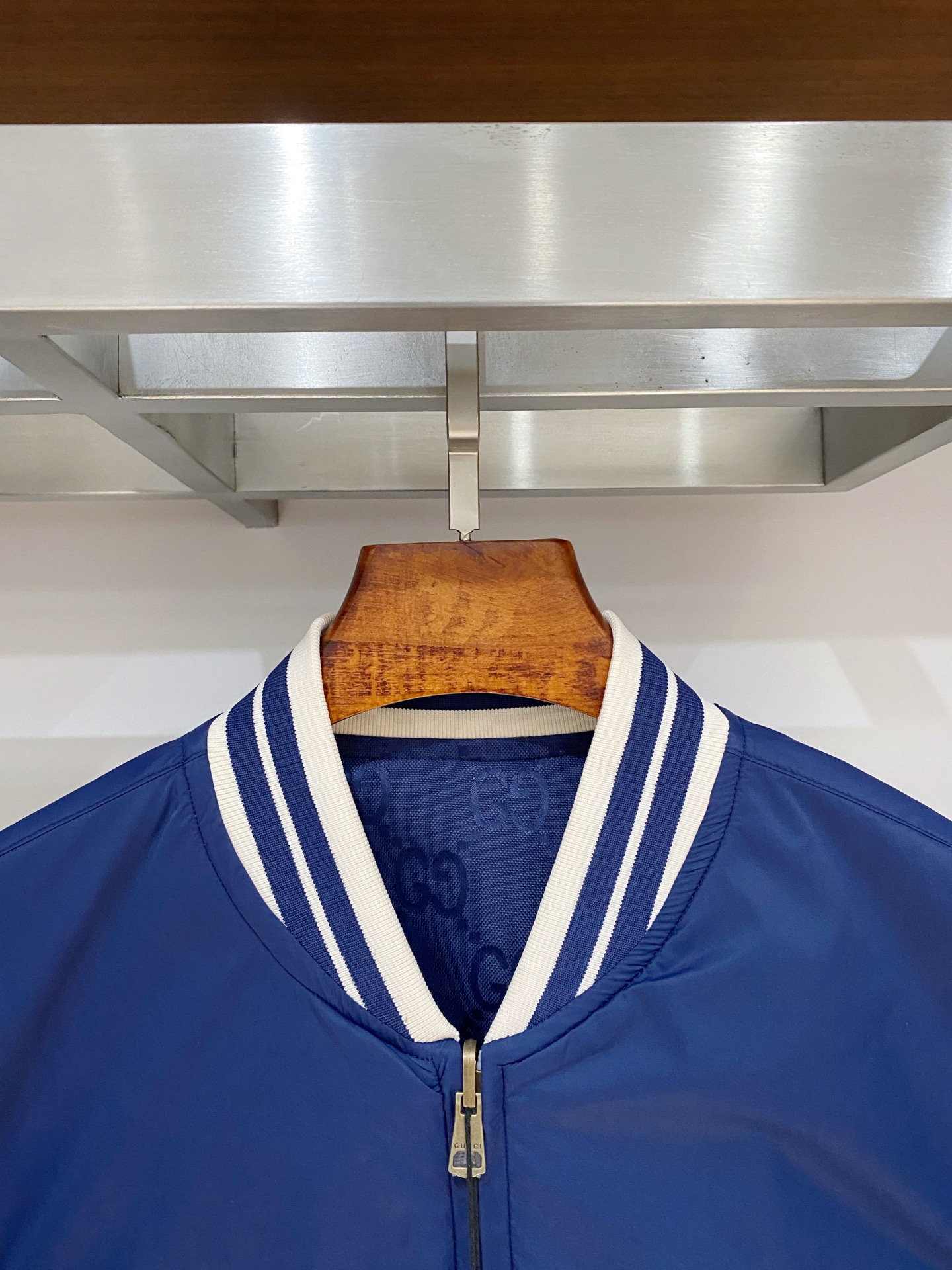 古奇、2025新品双面穿夹克外套，时尚帅气，简约百搭款，原版五金辅料logo，定制原版面料，不仅挺括，保