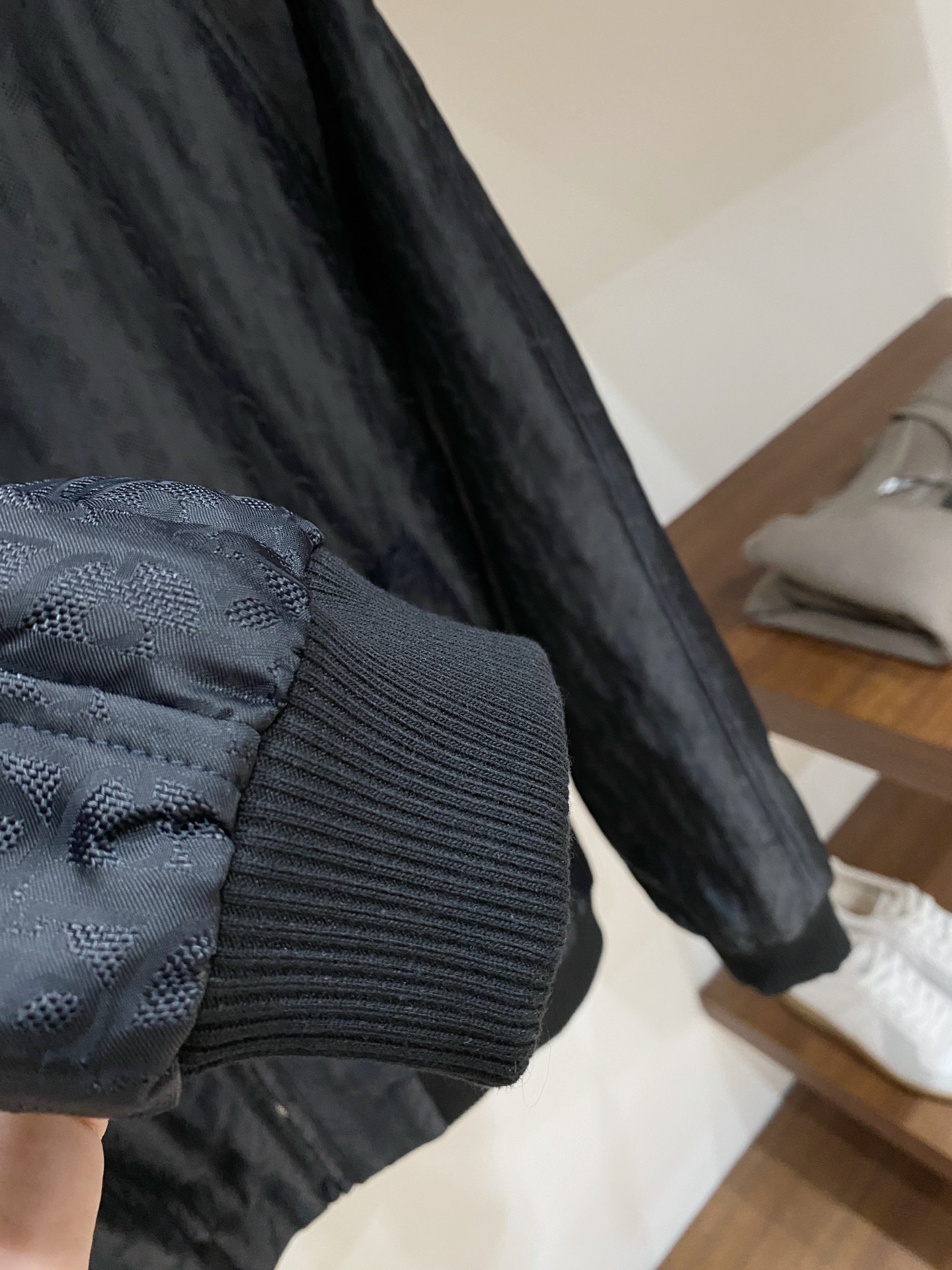 迪奥、2025新品夹克外套，时尚帅气，简约百搭款，顶级数码定位顶织字母logo，定制原版面料，不仅挺括，