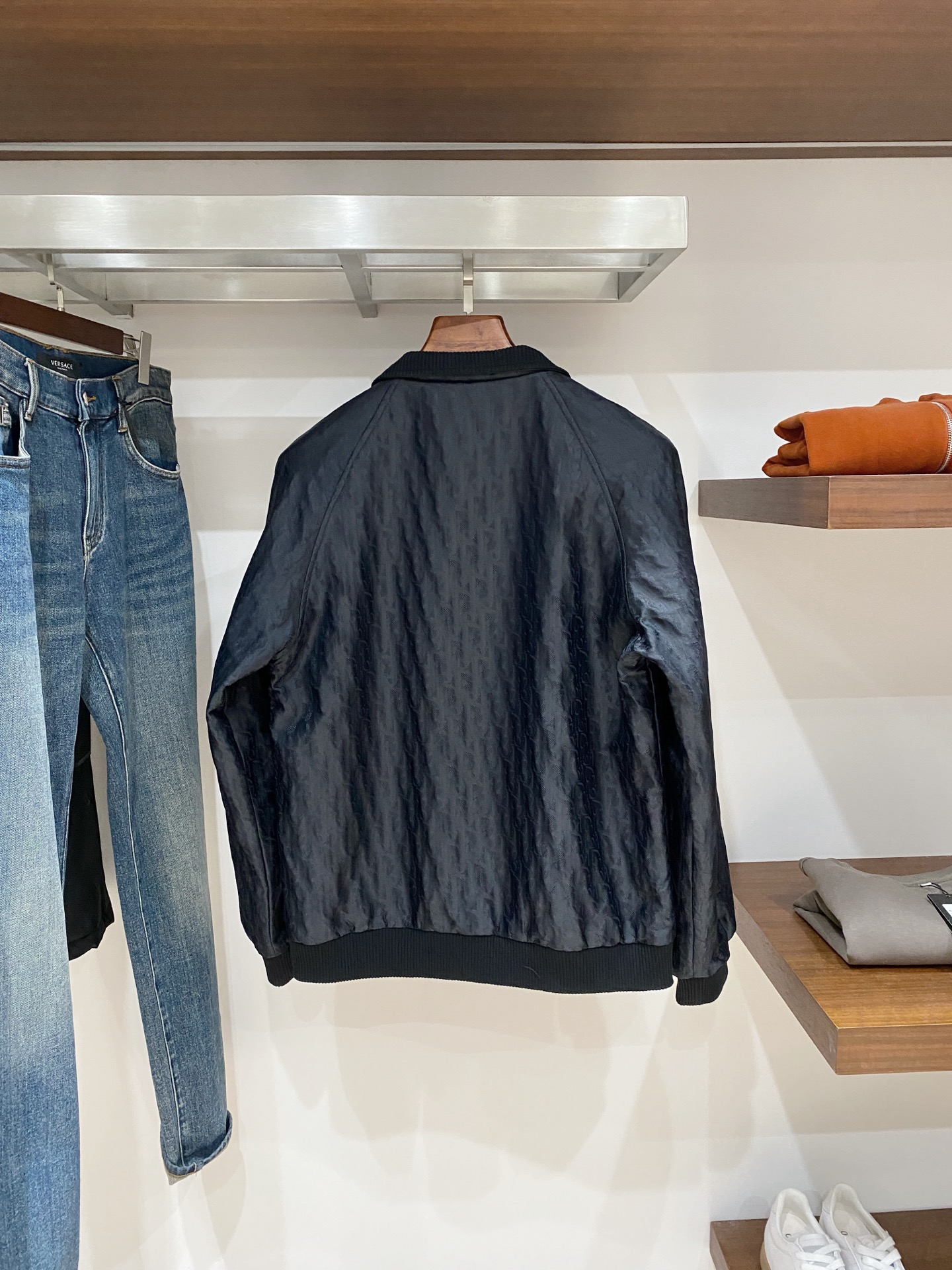 迪奥、2025新品夹克外套，时尚帅气，简约百搭款，顶级数码定位顶织字母logo，定制原版面料，不仅挺括，