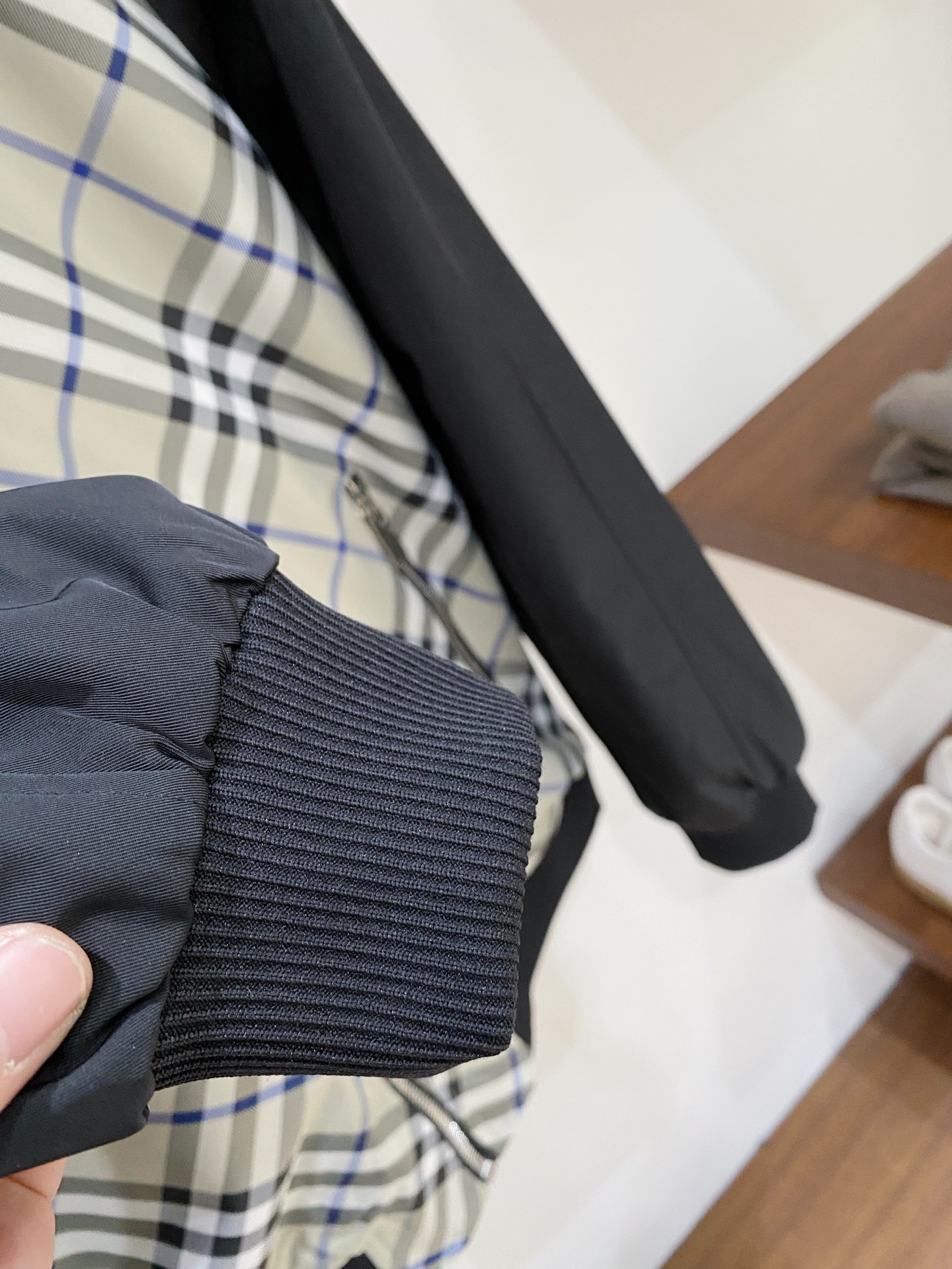 巴宝莉、2025新品双面穿夹克外套，时尚帅气，简约百搭款，原版五金辅料logo，定制原版面料，不仅挺括，