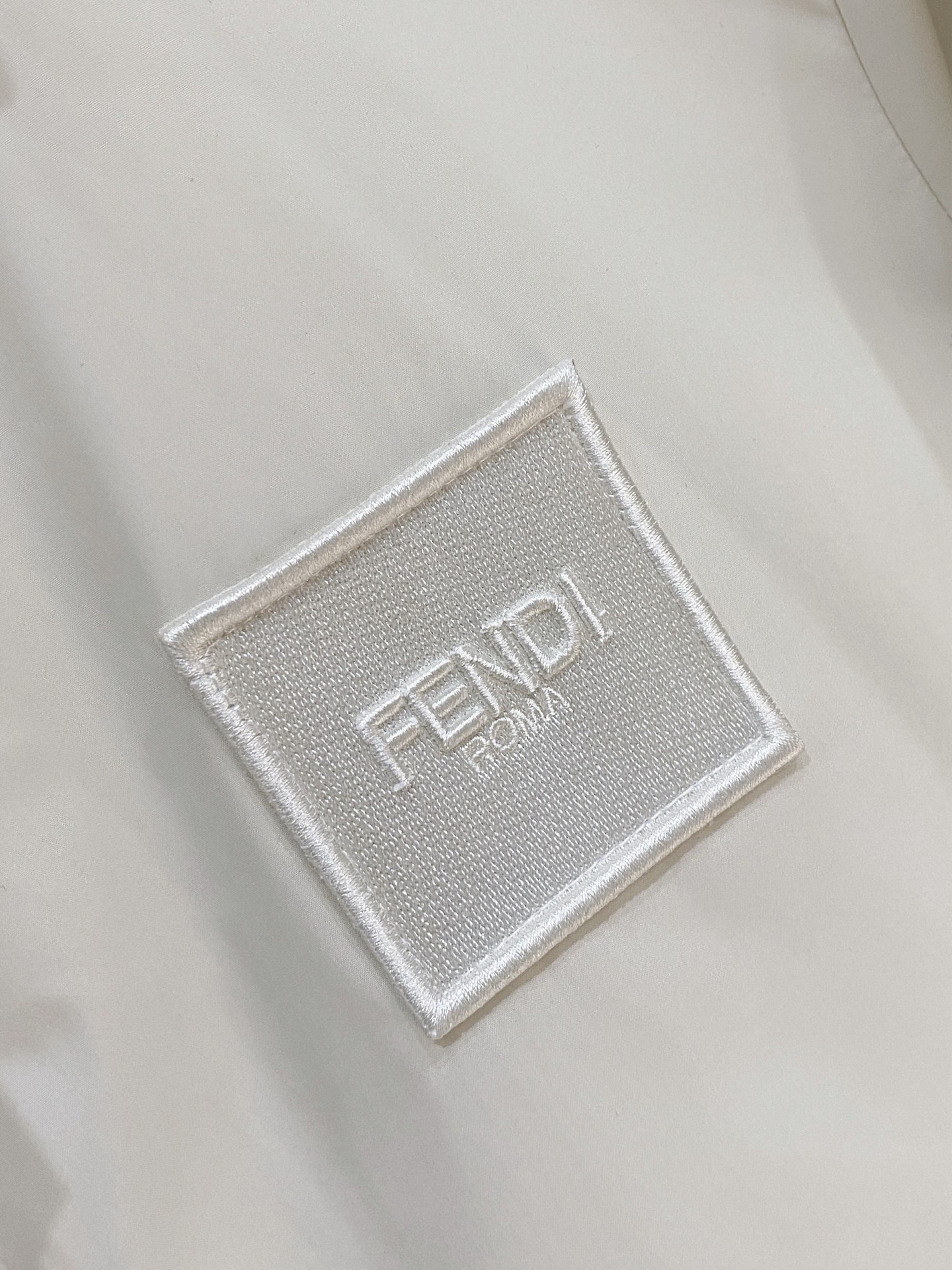 芬迪、2025新品双面穿夹克外套，时尚帅气，简约百搭款，顶级数码定位定织字母logo，定制原版面料，不仅