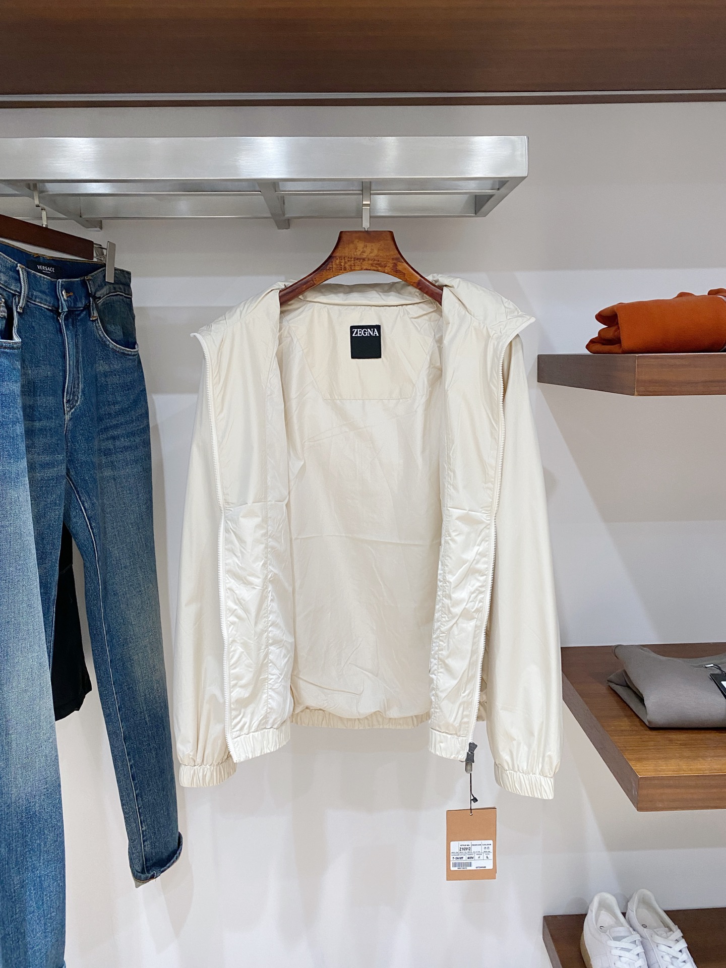 杰尼亚、2025新品夹克外套，时尚帅气，简约百搭款，胸前顶级印胶字母logo，定制原版面料，不仅挺括，保