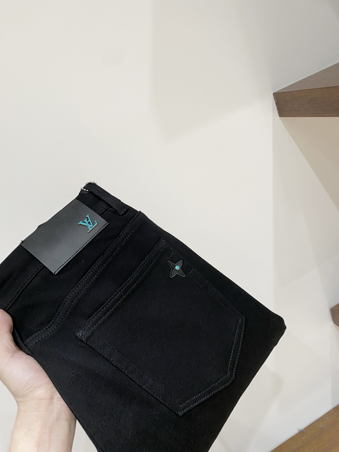 NO:651400,LV, 2025 latest products, available at counters simultaneously, original goods, washed casual jeans, imported original washed stretch fabrics, comfortable and elastic, original hardware accessories decorated with logo, super correct version, extremely high grade, counter quality, fashionable upper body, size 29-38, buy now, louis vuitton, jeans, alexander wang19860909LV、2025最新品,专柜同步有售,原单狠货,水洗休闲牛仔裤,进口原版水洗弹力面料,舒适有弹性,原版五金辅料装饰logo,版型超正,档次极高,专柜品质,上身时尚有型,码数29-38 立即抢购,,louis vuitton,jeans,alexander wang,Men's clothing