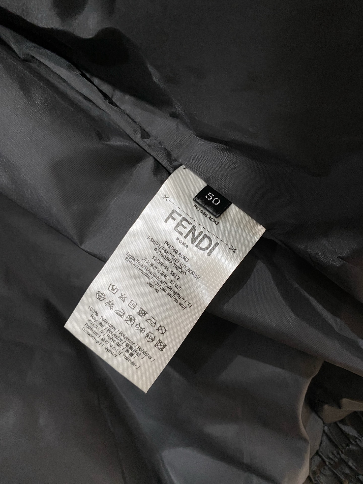 芬迪、2025新品夹克外套，时尚帅气，简约百搭款，原版五金辅料logo，定制原版面料，不仅挺括，保持潮流