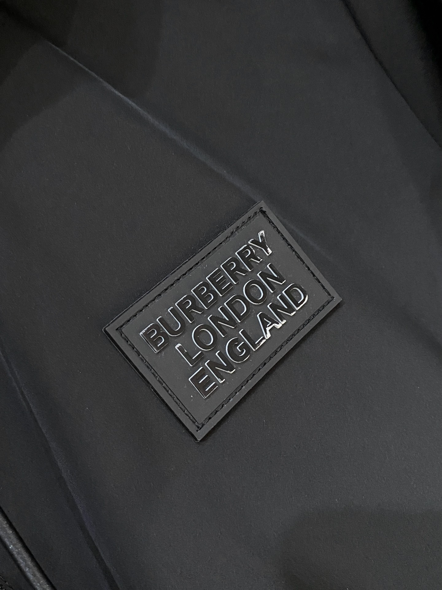 巴宝莉、2025新品双面穿夹克外套，时尚帅气，简约百搭款，原版五金辅料logo，定制原版面料，不仅挺括，