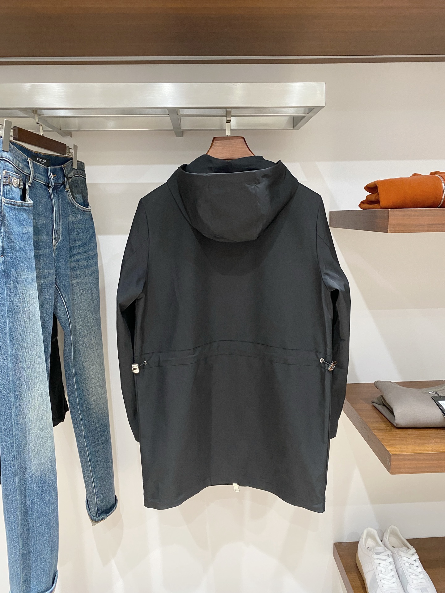 巴宝莉、2025新品中长款夹克外套，时尚帅气，简约百搭款，原版五金辅料logo，定制原版面料，不仅挺括，