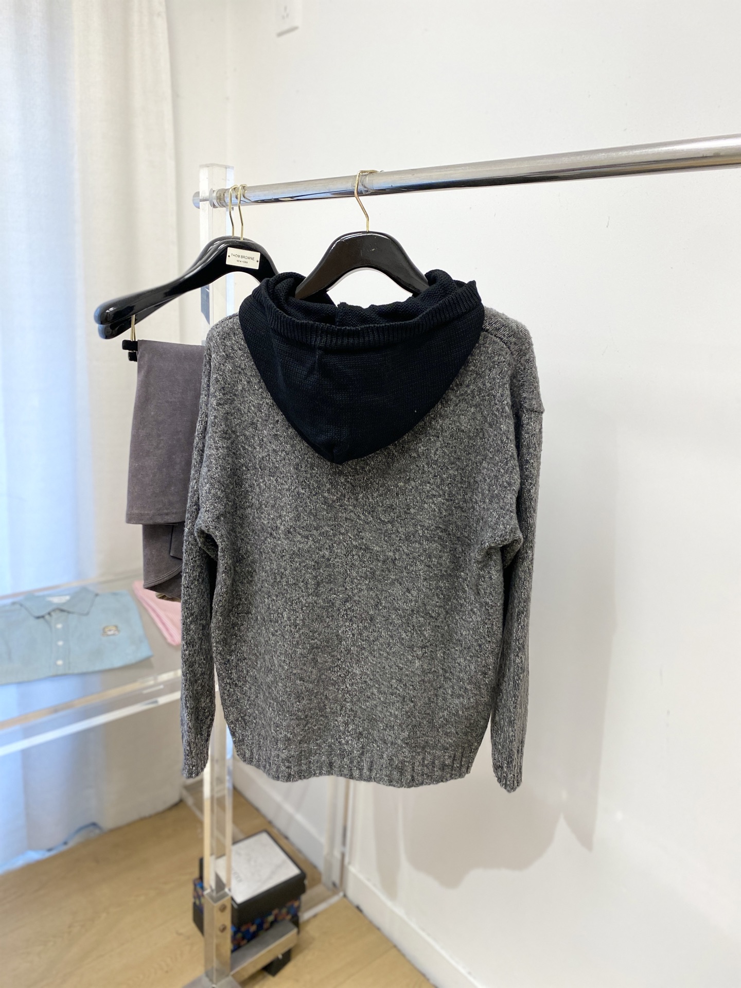 ￼ 罗意威、2025新品羊毛衣外套 具有手感细腻柔软，可直接与肌肤接触，让暖心的纱线变化出细腻的质感，顶