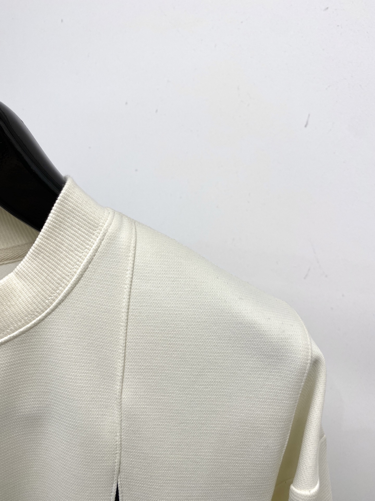 支持年后退换！ 巴黎世家、2025新品卫衣，帅气时尚，胸前精致刺绣图案字母logo，简约百搭款。面料棉 