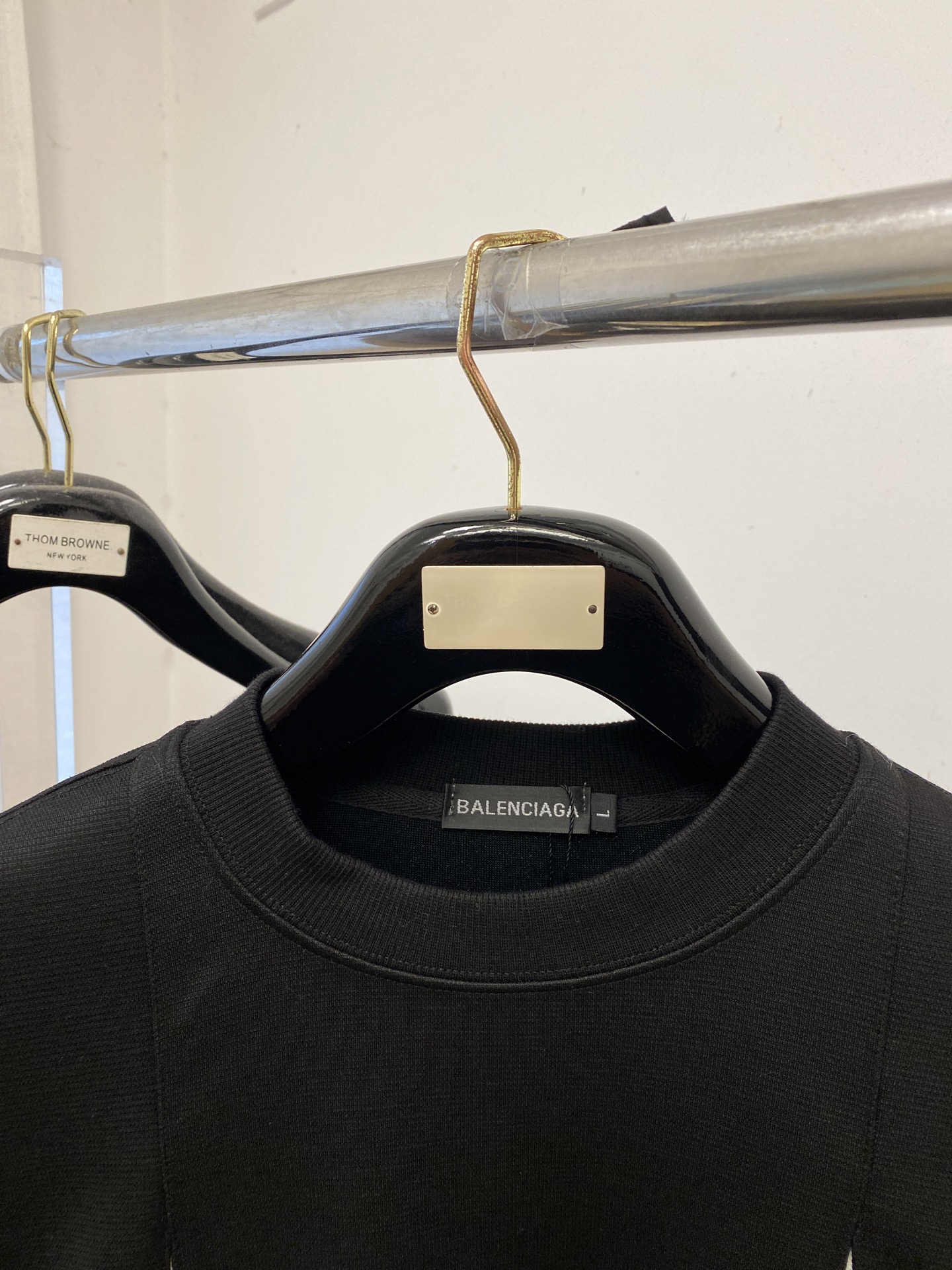 支持年后退换！ 巴黎世家、2025新品卫衣，帅气时尚，胸前精致刺绣图案字母logo，简约百搭款。面料棉 