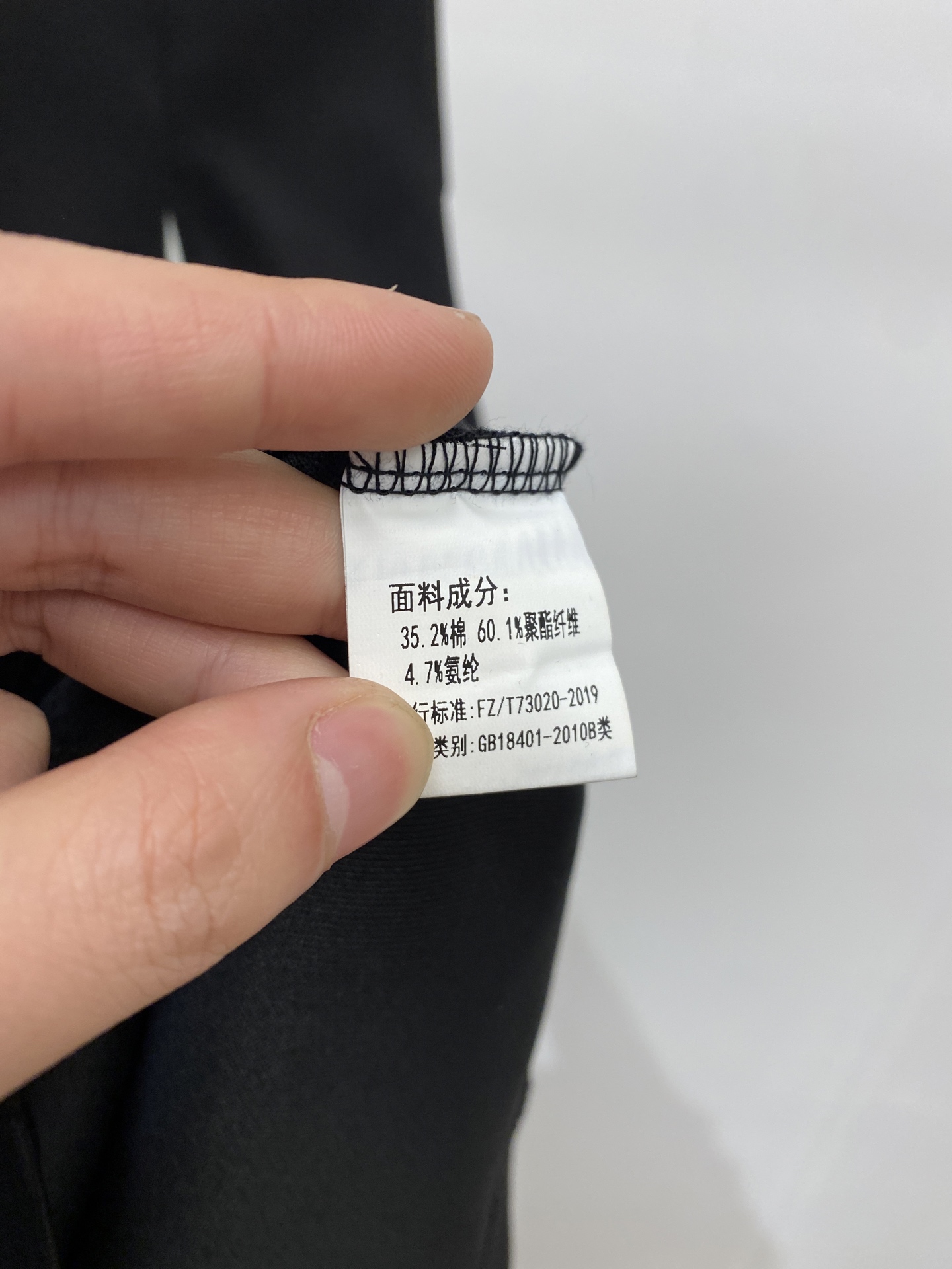 支持年后退换！ 巴黎世家、2025新品卫衣，帅气时尚，胸前精致刺绣图案字母logo，简约百搭款。面料棉 