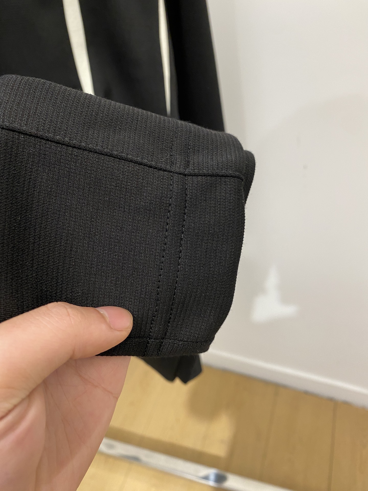 支持年后退换！ 巴黎世家、2025新品卫衣，帅气时尚，胸前精致刺绣图案字母logo，简约百搭款。面料棉 