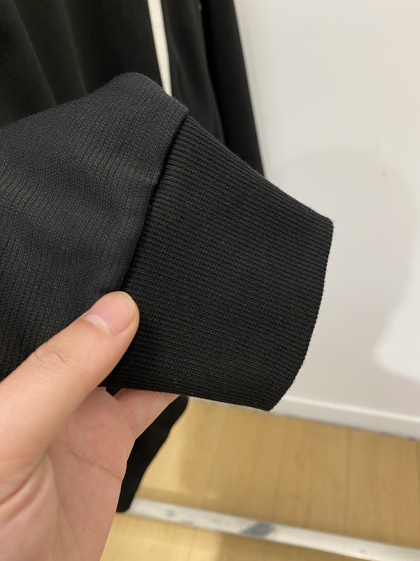 支持年后退换！ 巴黎世家、2025新品卫衣，帅气时尚，胸前精致刺绣图案字母logo，简约百搭款。面料棉 