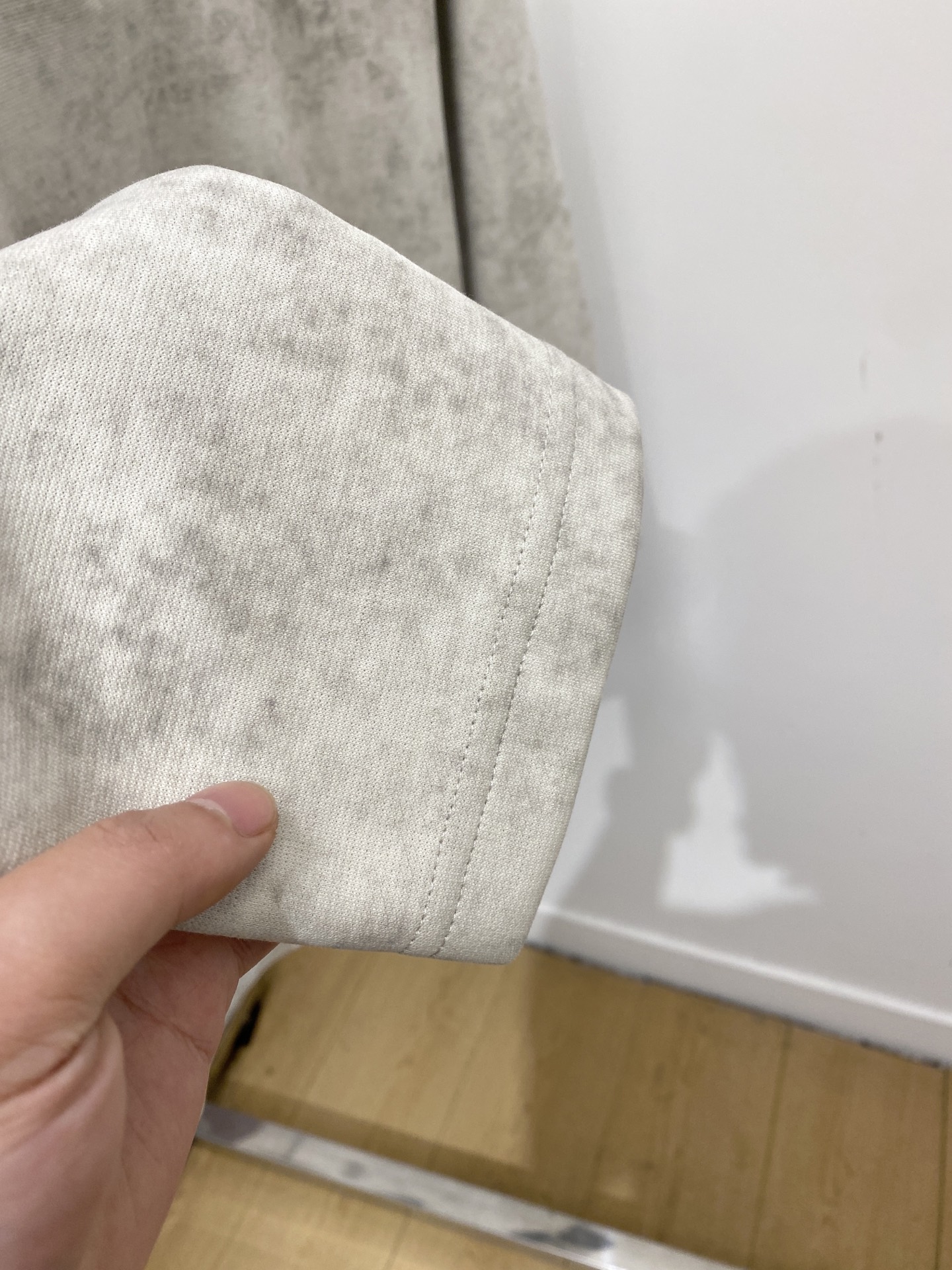 支持年后退换！ 迪奥、2025新品卫衣，帅气时尚，胸前精致刺绣字母logo，简约百搭款。面料棉 不仅挺括