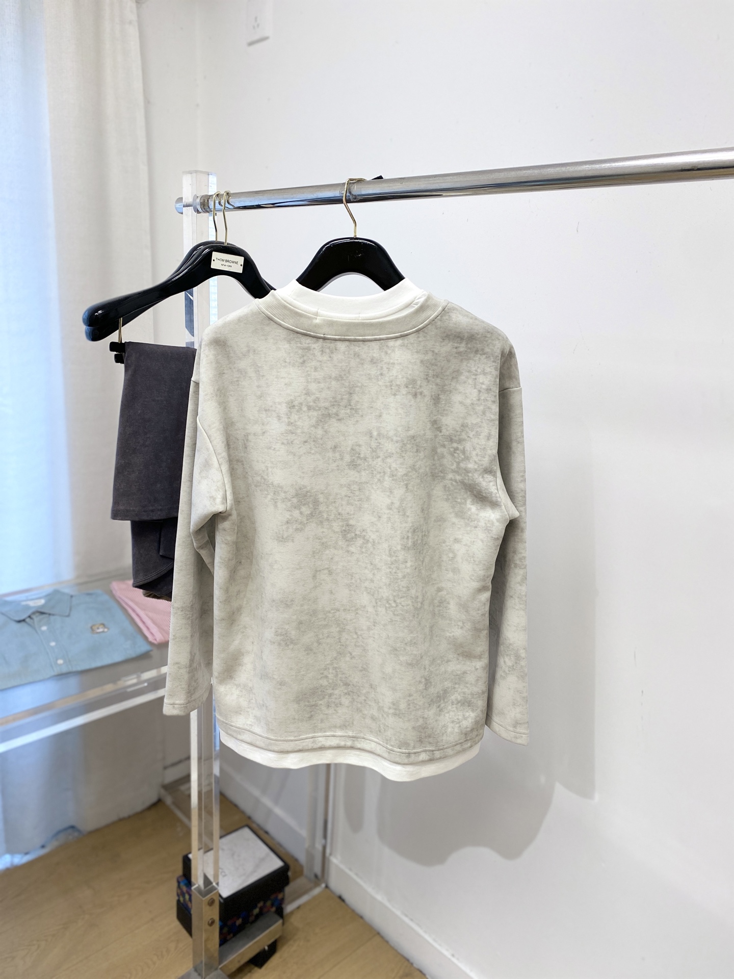 支持年后退换！ 迪奥、2025新品卫衣，帅气时尚，胸前精致刺绣字母logo，简约百搭款。面料棉 不仅挺括