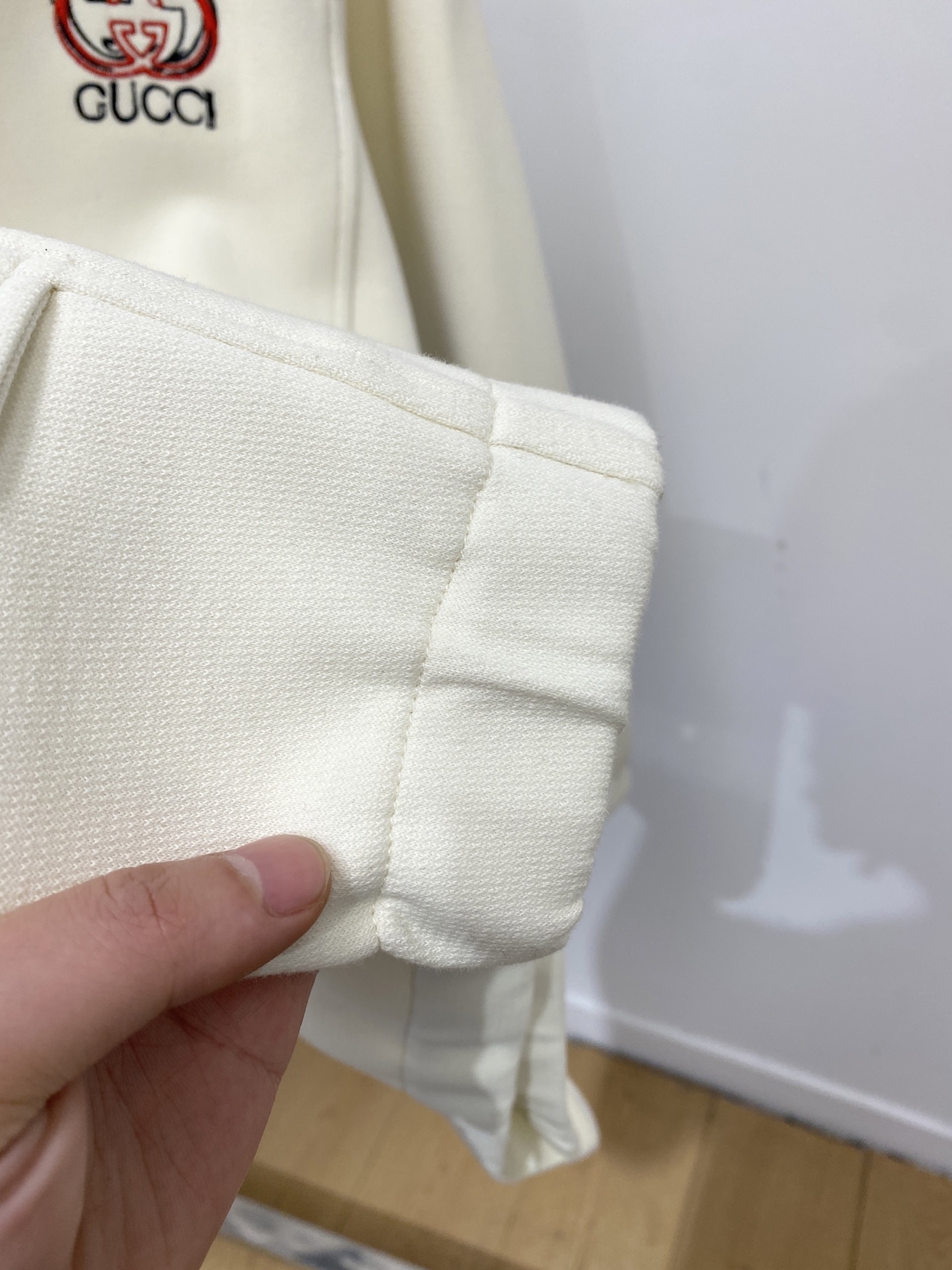 支持年后退换！ 古奇、2025新品卫衣，帅气时尚，胸前精致刺绣字母logo，简约百搭款。面料棉 不仅挺括