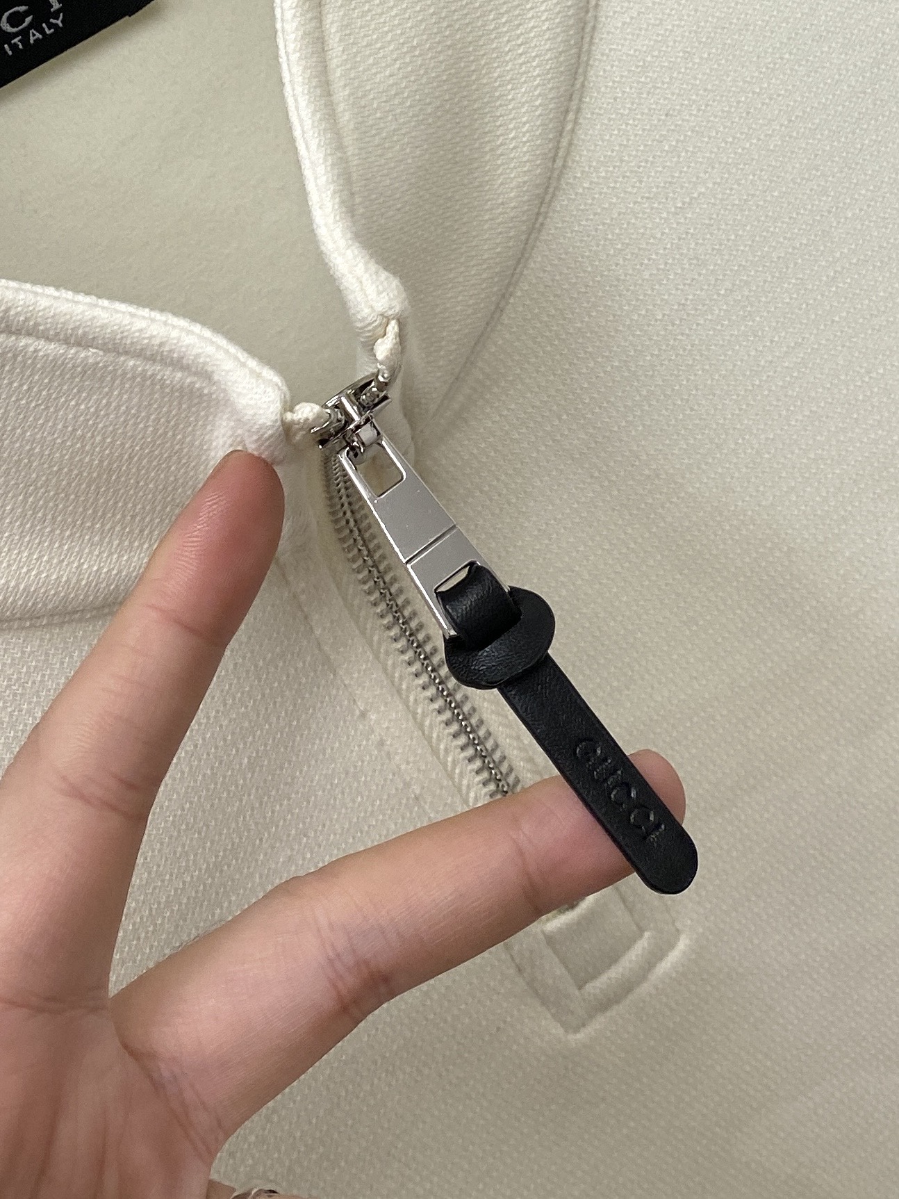 支持年后退换！ 古奇、2025新品卫衣，帅气时尚，胸前精致刺绣字母logo，简约百搭款。面料棉 不仅挺括