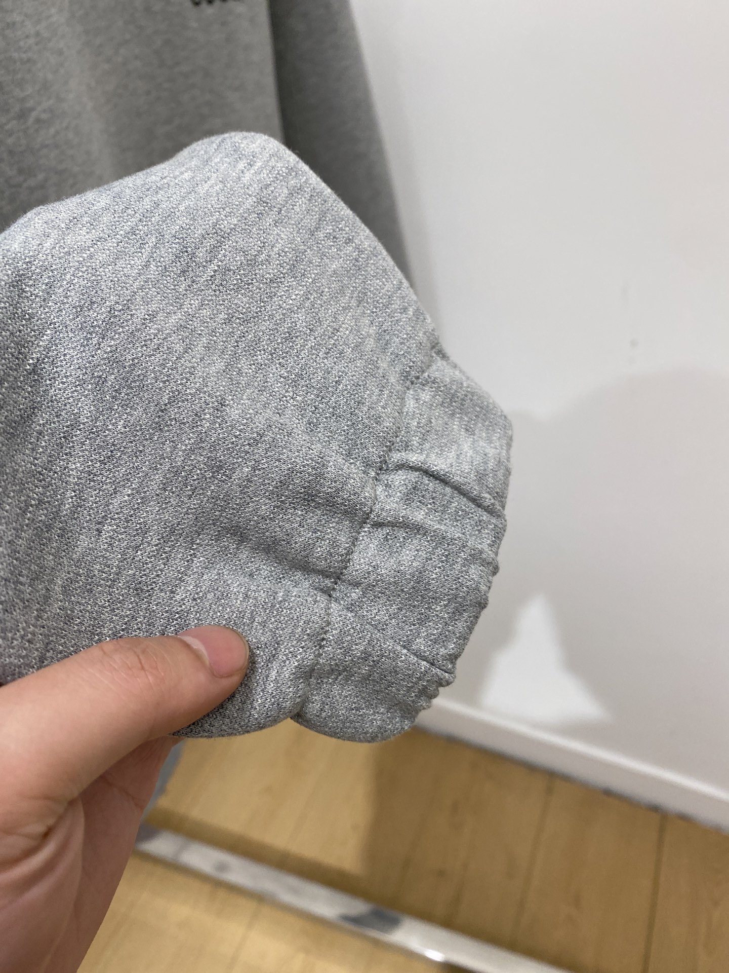 支持年后退换！ 古奇、2025新品卫衣，帅气时尚，胸前精致刺绣字母logo，简约百搭款。面料棉 不仅挺括