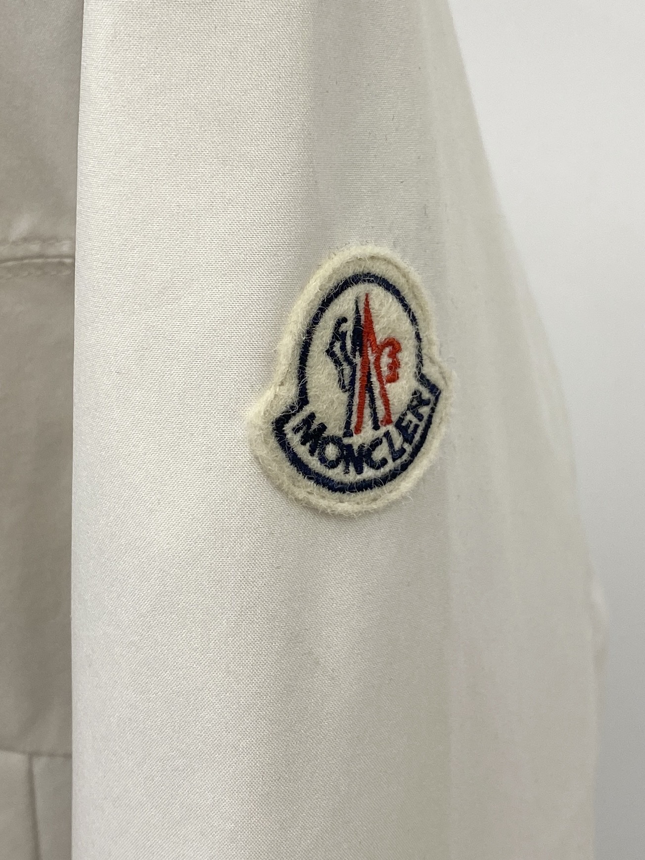 蒙口、2025最新款男士轻薄羽绒夹克、面料柔软舒适 ．上身版型超赞 ．拉链．辅料都是客供 、进口面料，轻