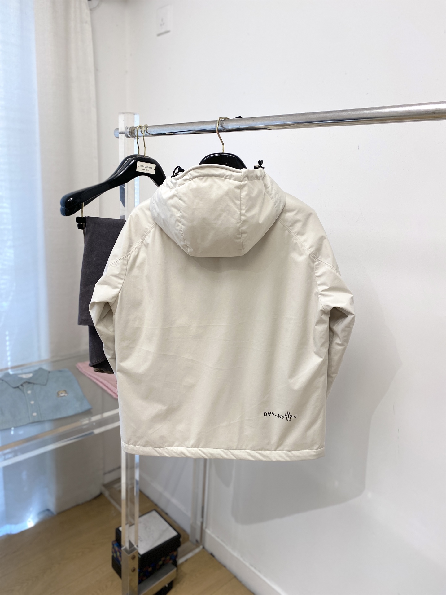 蒙口、2025最新款男士轻薄羽绒夹克、面料柔软舒适 ．上身版型超赞 ．拉链．辅料都是客供 、进口面料，轻