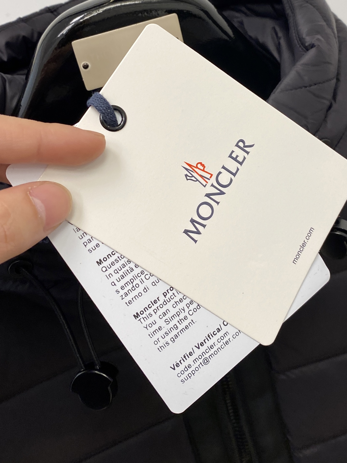 蒙口、2025最新款男士轻薄羽绒夹克、面料柔软舒适 ．上身版型超赞 ．拉链．辅料都是客供 、进口面料，轻