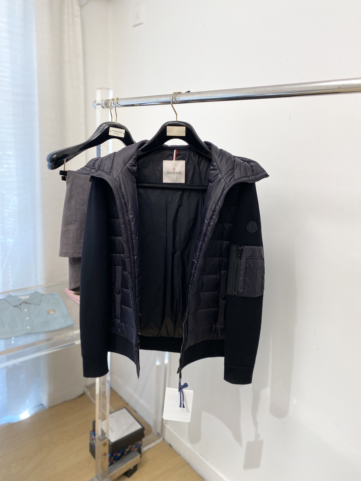 蒙口、2025最新款男士轻薄羽绒夹克、面料柔软舒适 ．上身版型超赞 ．拉链．辅料都是客供 、进口面料，轻