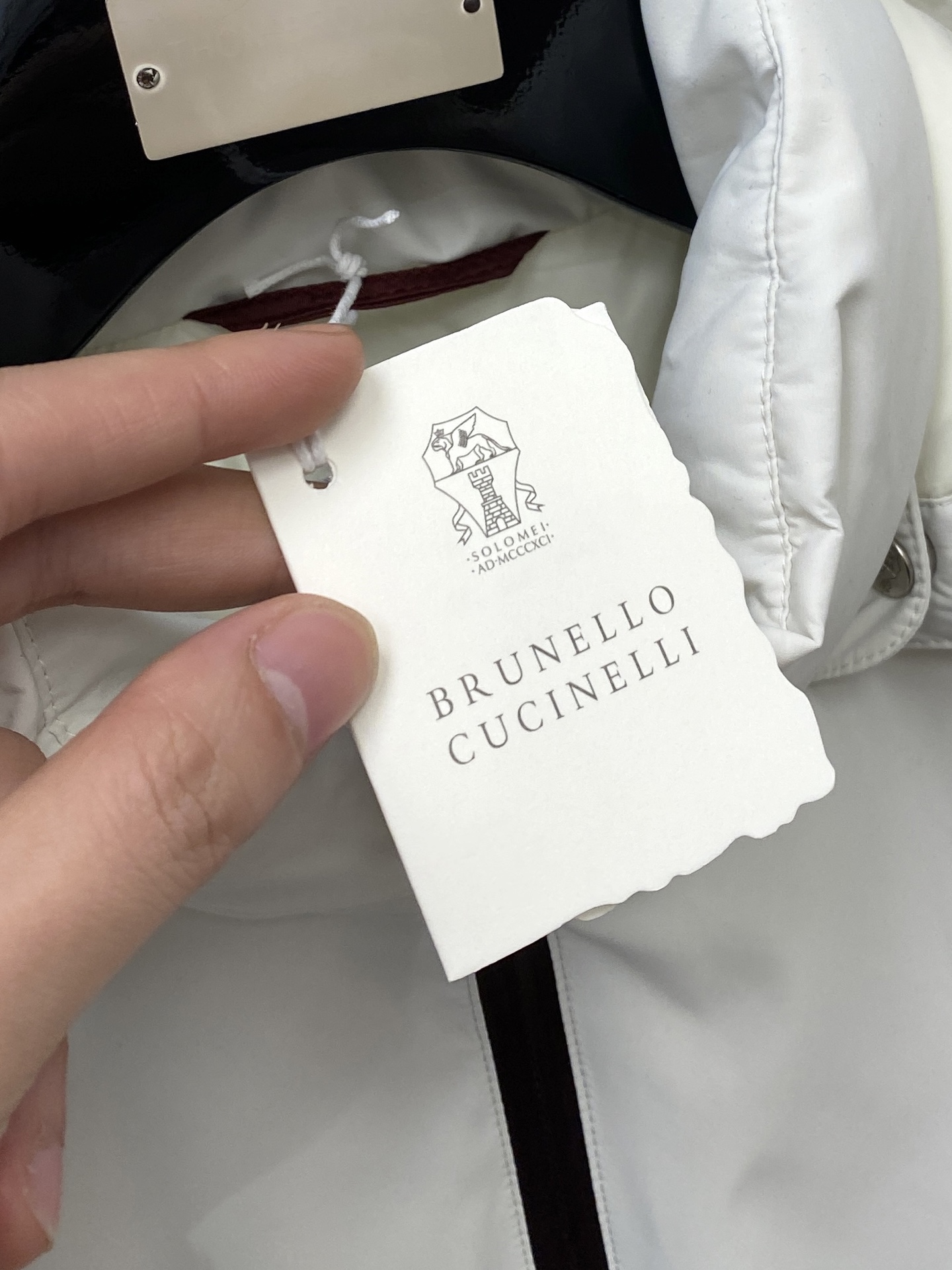 Brunello Cucinelli、2025最新款男士轻薄羽绒夹克、面料柔软舒适 ．上身版型超赞 ．拉