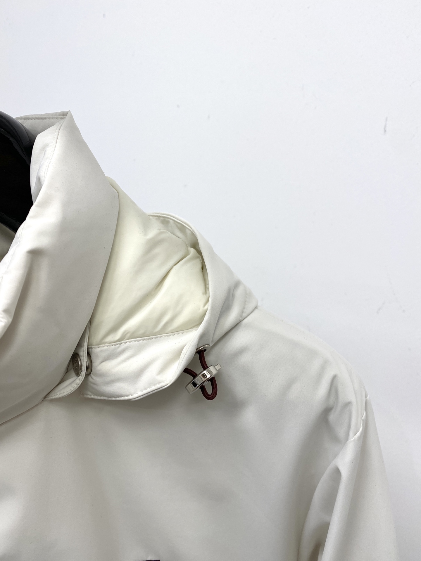 Brunello Cucinelli、2025最新款男士轻薄羽绒夹克、面料柔软舒适 ．上身版型超赞 ．拉