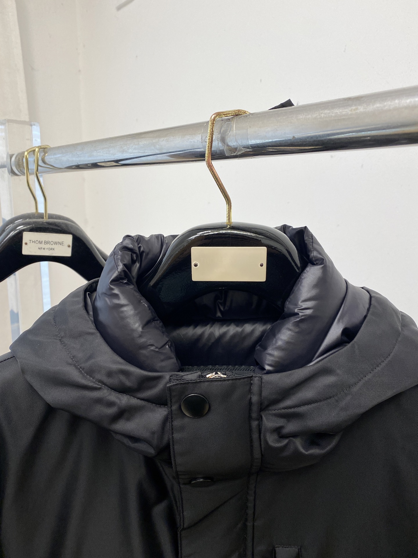 普拉达、2025最新款男士轻薄羽绒夹克、面料柔软舒适 ．上身版型超赞 ．拉链．辅料都是客供 、进口面料，