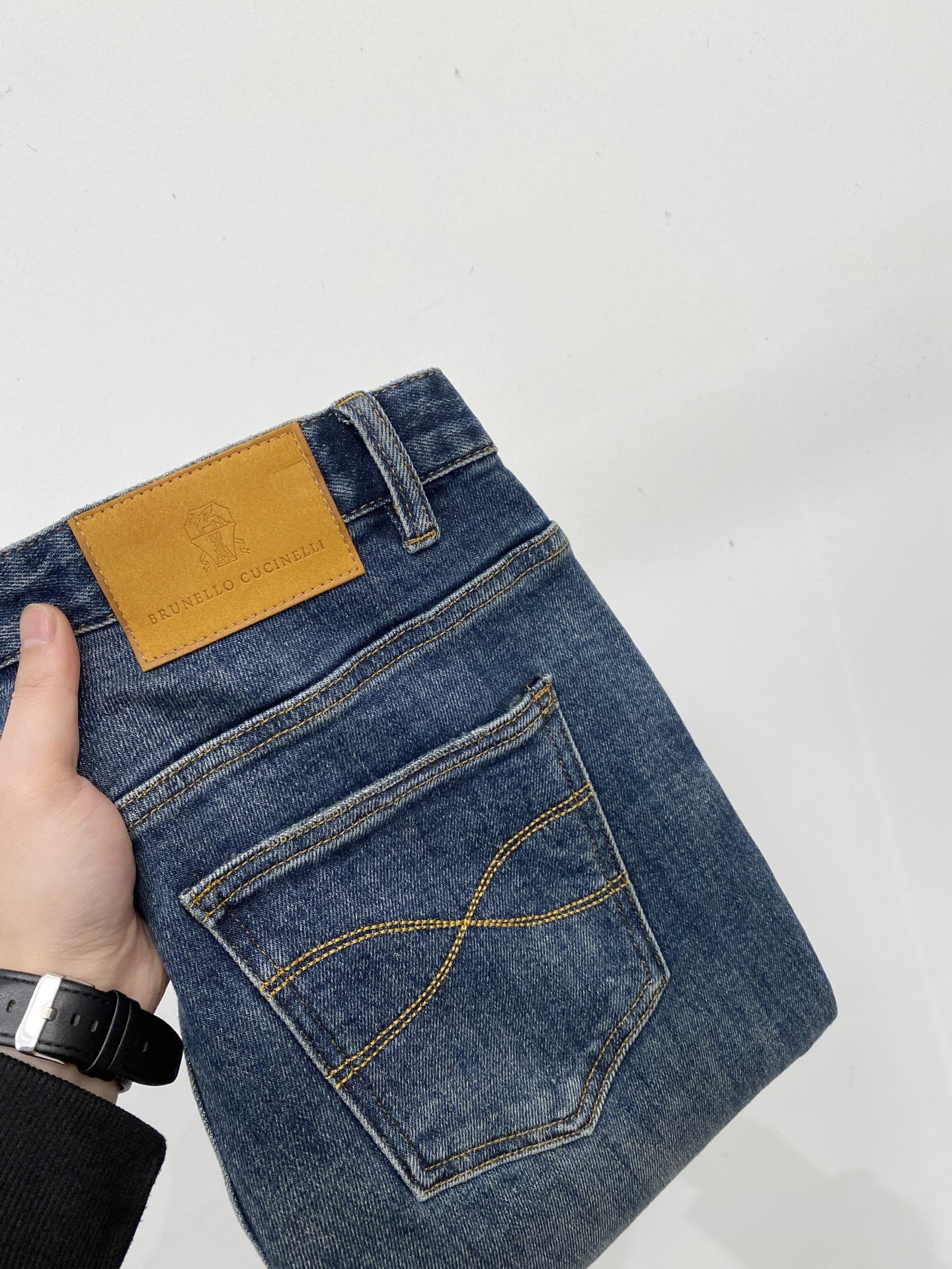 NO:648737,Brunello Cucinelli, 2025 latest products, available at counters simultaneously, original goods, washed casual jeans, imported original washed stretch fabrics, comfortable and elastic, original hardware accessories decorated with logo, super correct version, extremely high grade, counter quality, fashionable and stylish upper body, code number 29-38,, brunello cucinelli, jeans, alexander wang19860909Brunello Cucinelli、2025最新品,专柜同步有售,原单狠货,水洗休闲牛仔裤,进口原版水洗弹力面料,舒适有弹性,原版五金辅料装饰logo,版型超正,档次极高,专柜品质,上身时尚有型,码数29-38,,brunello cucinelli,jeans,alexander wang,Men's clothing