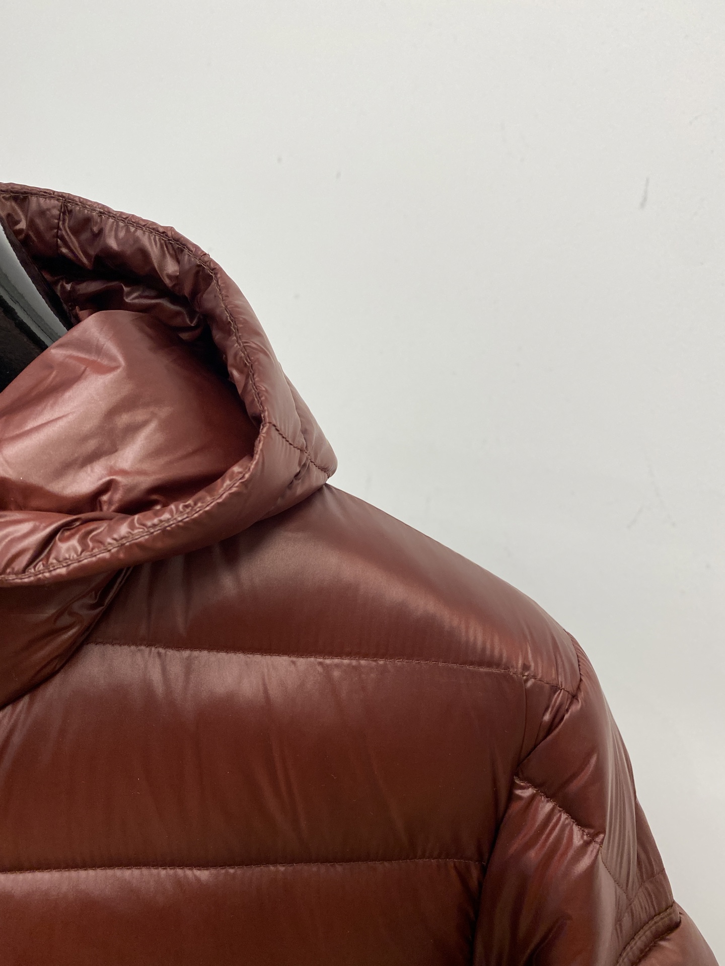 蒙口、2025最新款男士轻薄羽绒服、面料柔软舒适 ．上身版型超赞 ．拉链．辅料都是客供 、进口面料，轻便