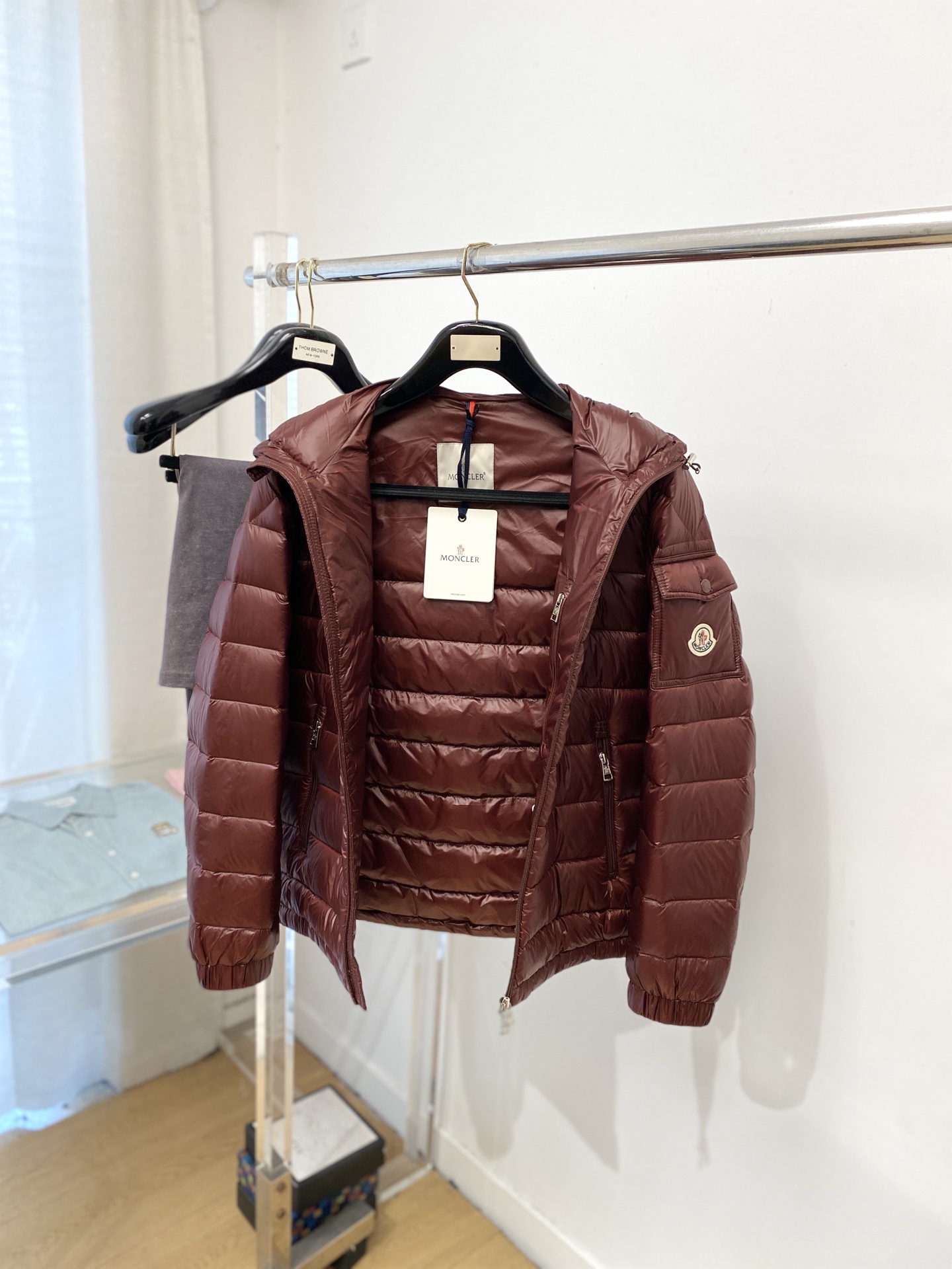 蒙口、2025最新款男士轻薄羽绒服、面料柔软舒适 ．上身版型超赞 ．拉链．辅料都是客供 、进口面料，轻便