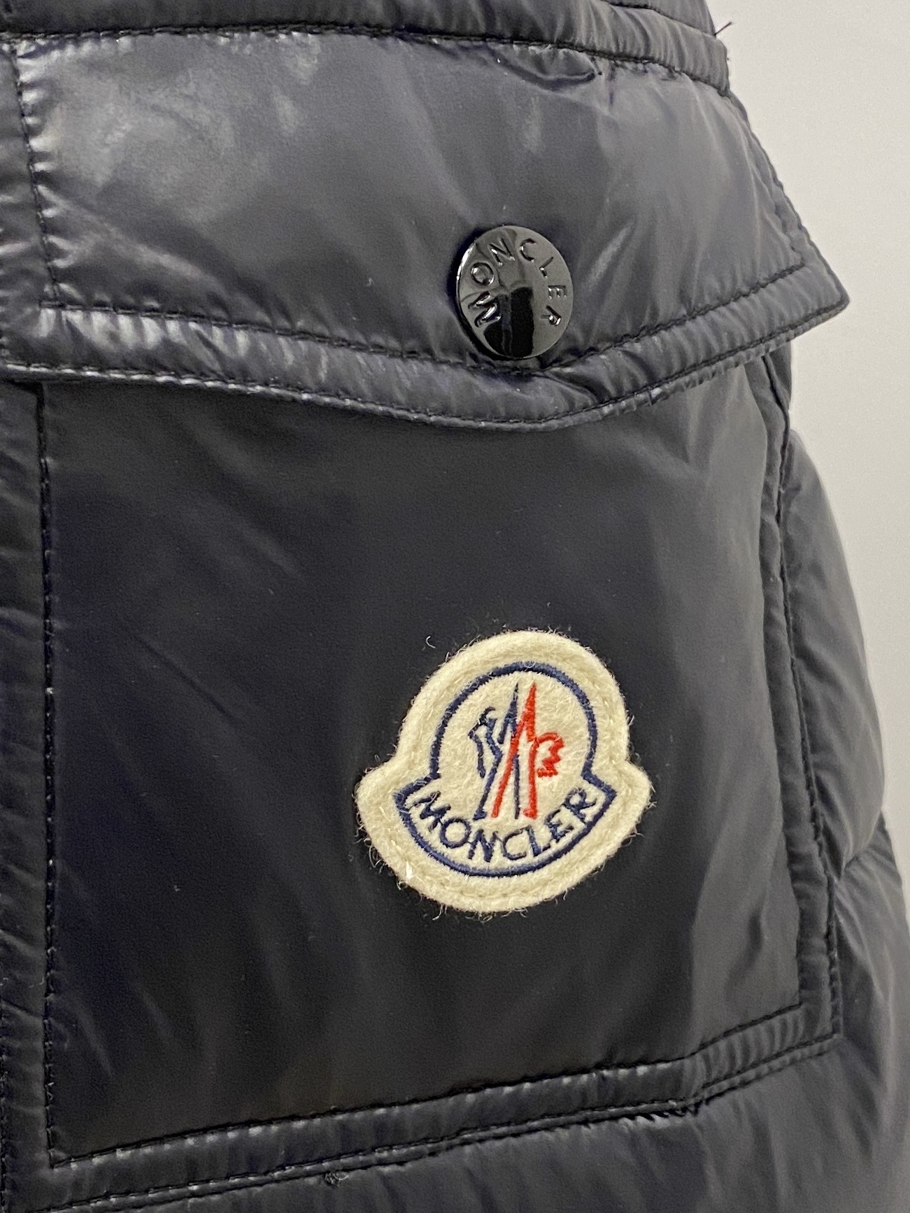 蒙口、2025最新款男士轻薄羽绒服、面料柔软舒适 ．上身版型超赞 ．拉链．辅料都是客供 、进口面料，轻便