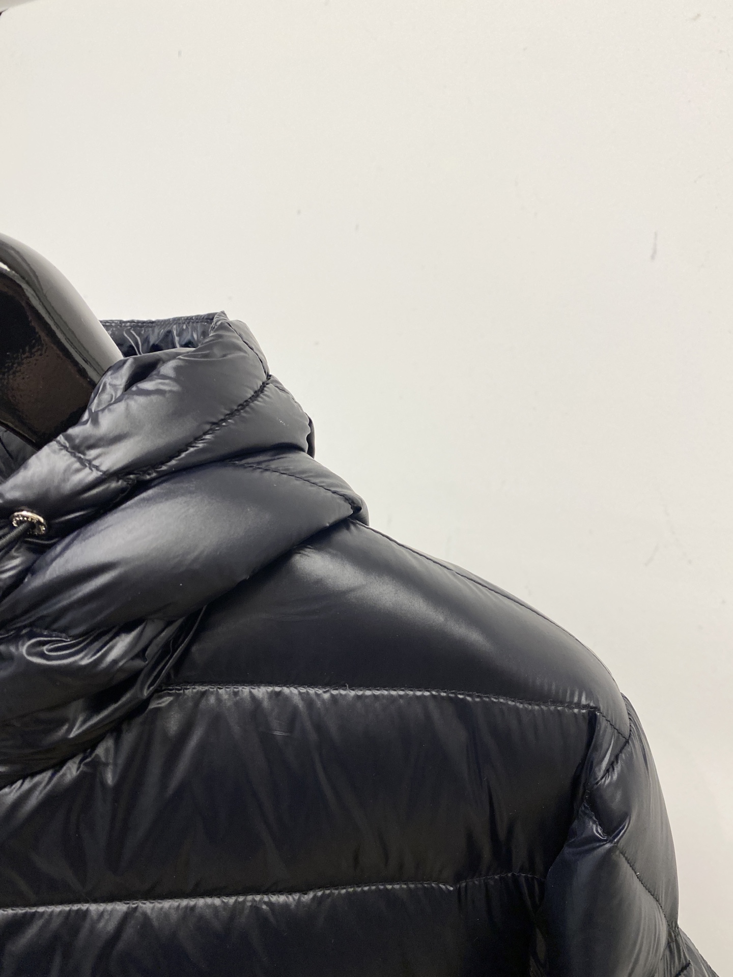 蒙口、2025最新款男士轻薄羽绒服、面料柔软舒适 ．上身版型超赞 ．拉链．辅料都是客供 、进口面料，轻便