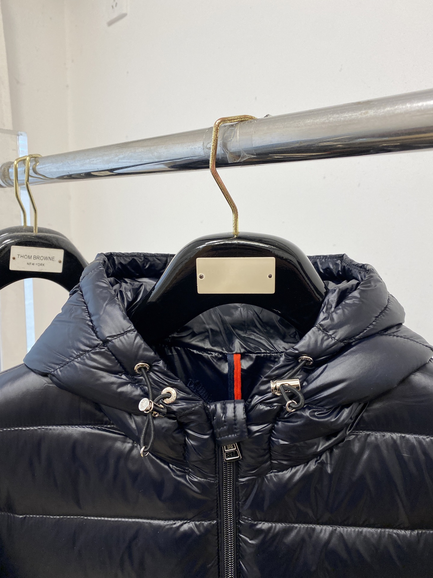 蒙口、2025最新款男士轻薄羽绒服、面料柔软舒适 ．上身版型超赞 ．拉链．辅料都是客供 、进口面料，轻便